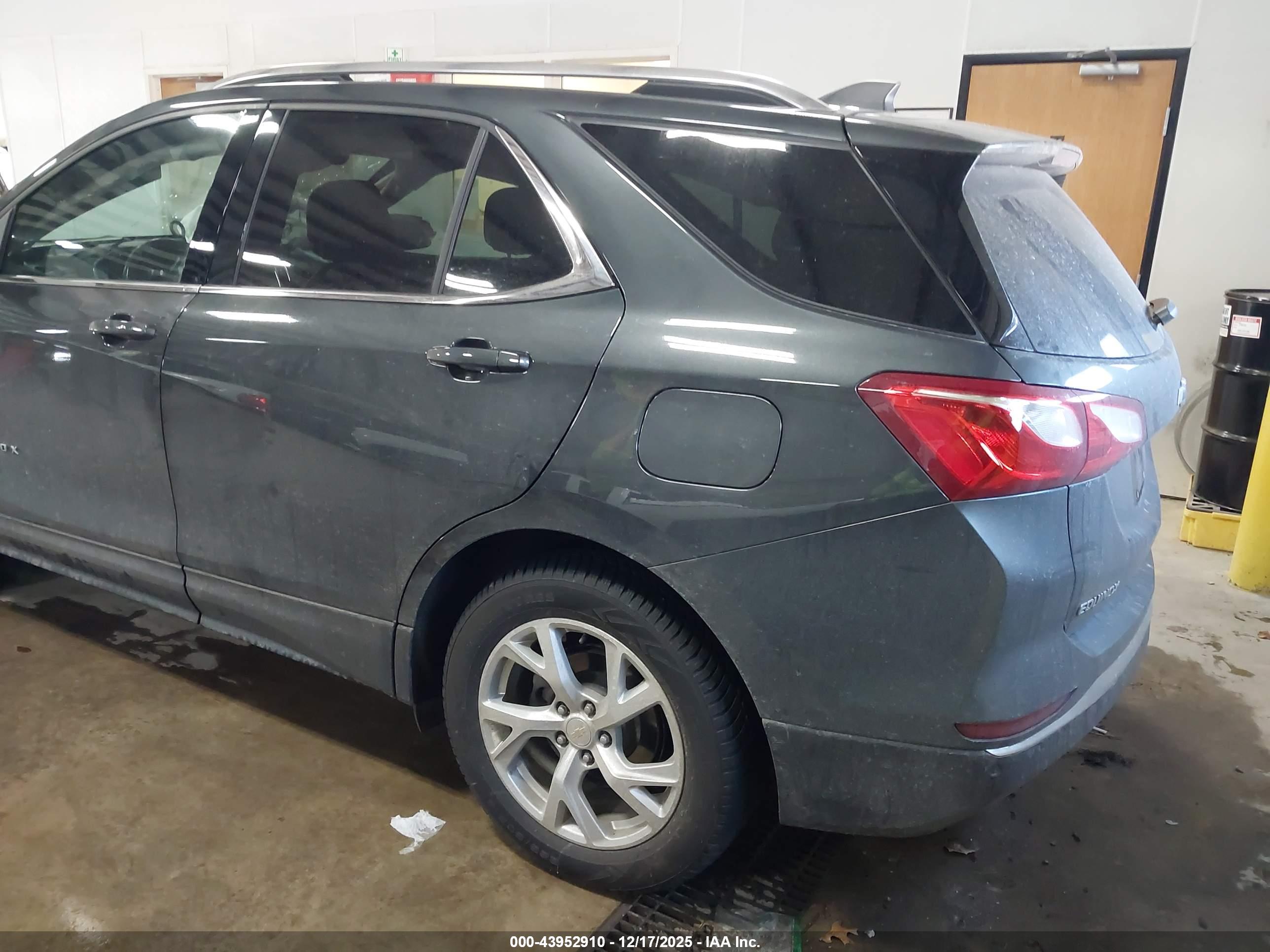 CHEVROLET EQUINOX image 3