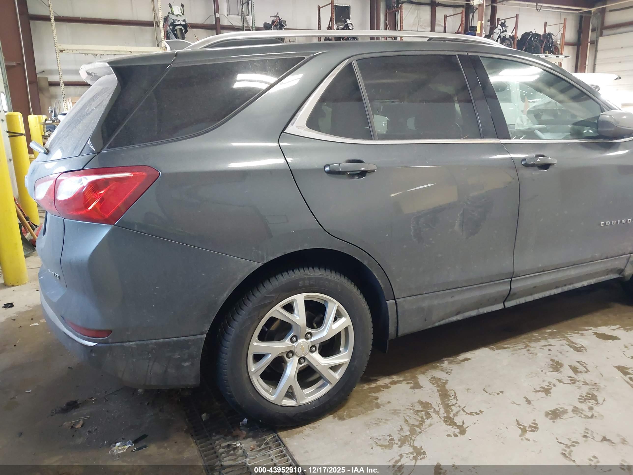 CHEVROLET EQUINOX image 4