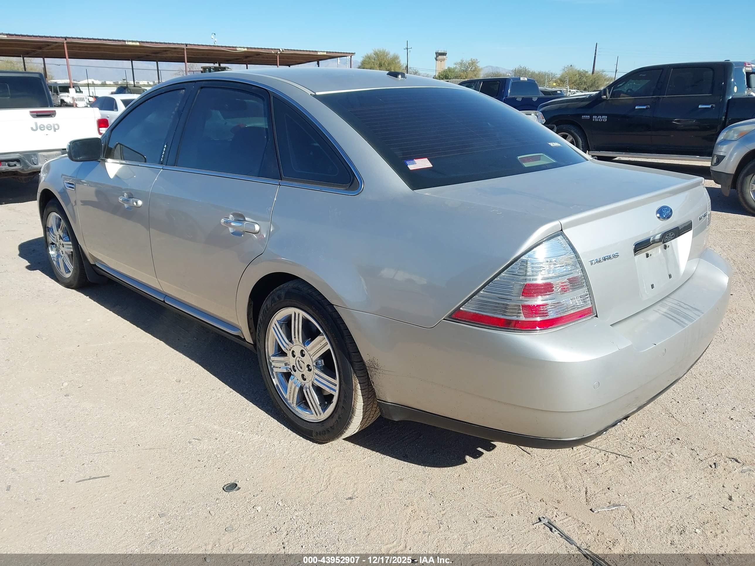 FORD TAURUS image 3