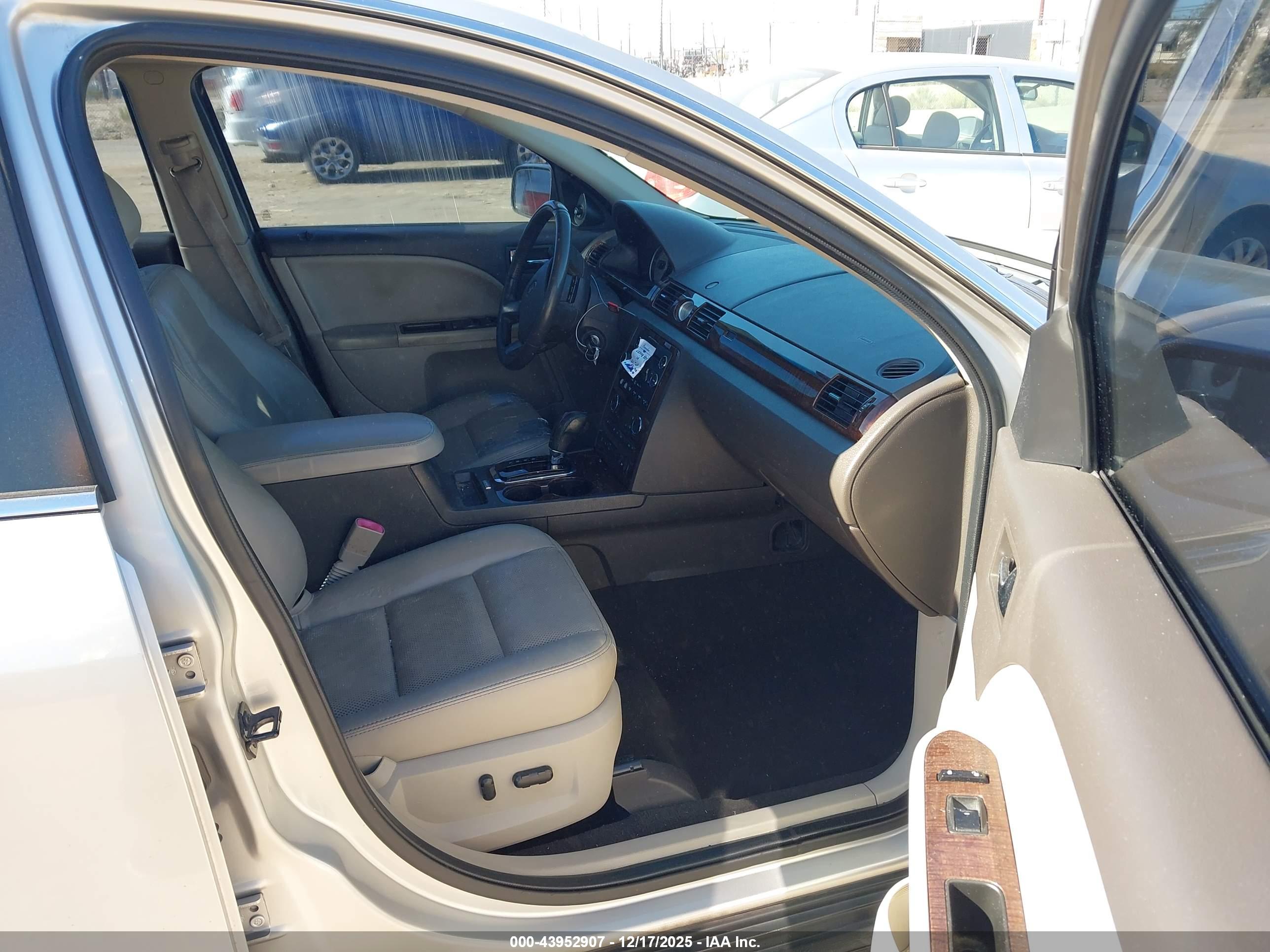 FORD TAURUS image 5