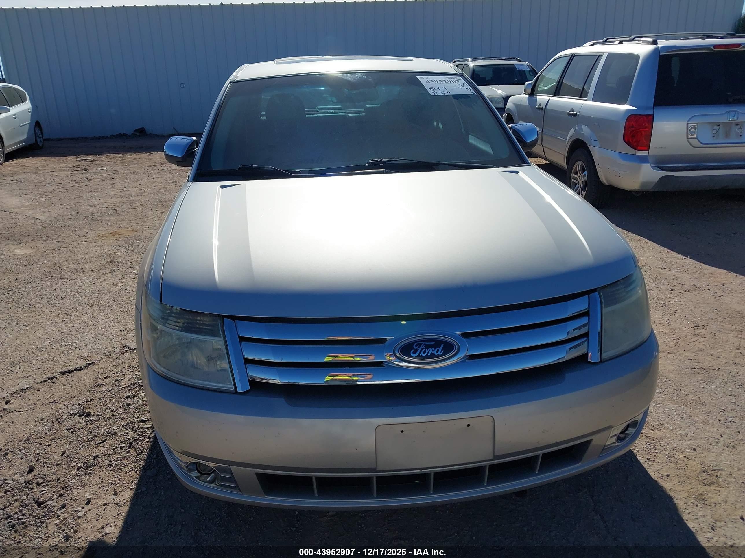 FORD TAURUS image 6