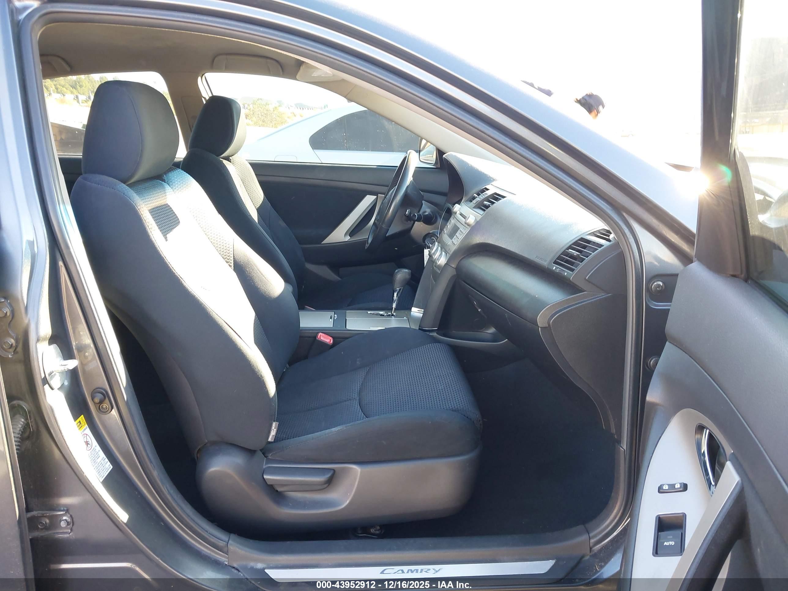 TOYOTA CAMRY image 5