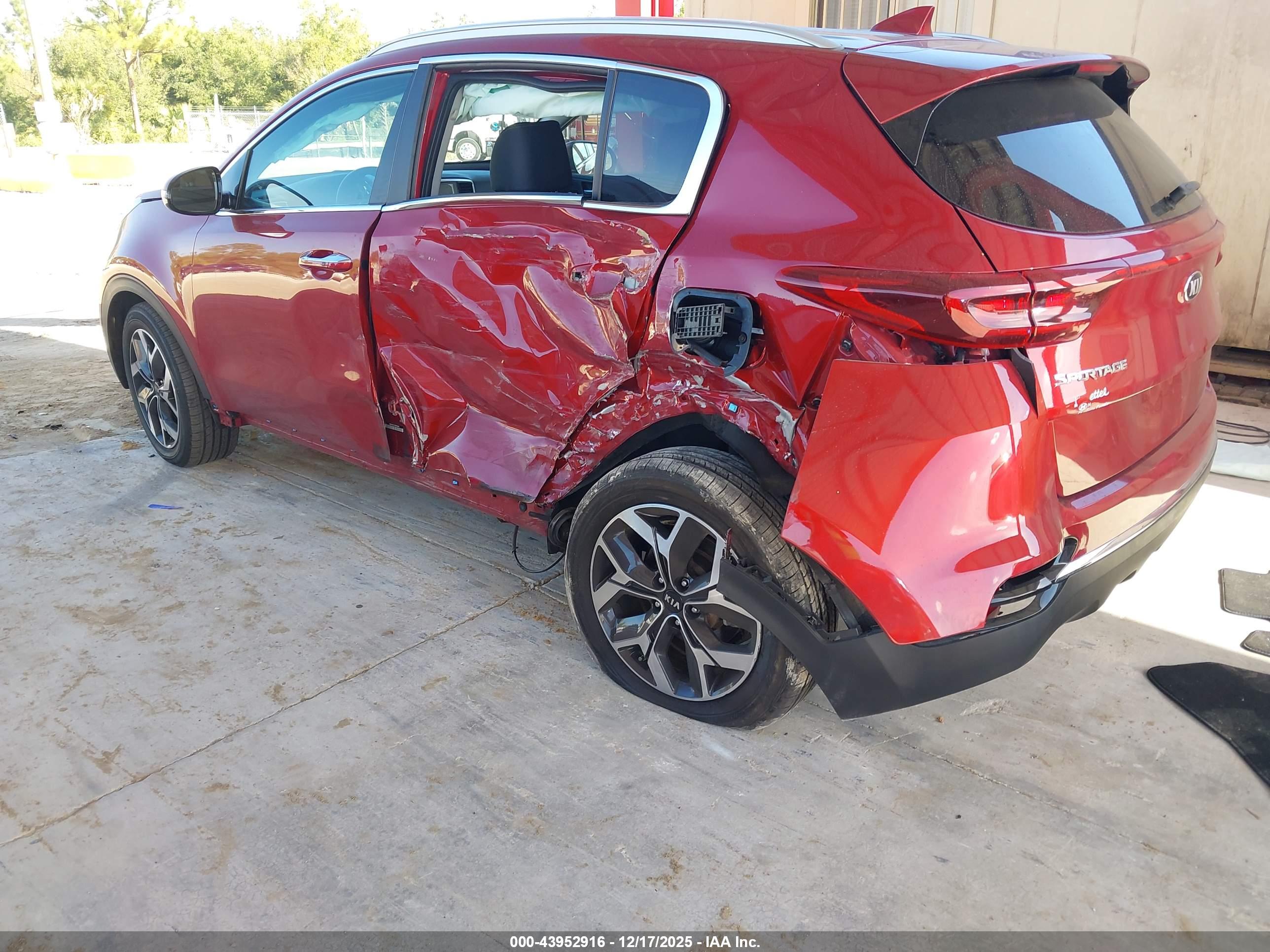 KIA SPORTAGE image 3
