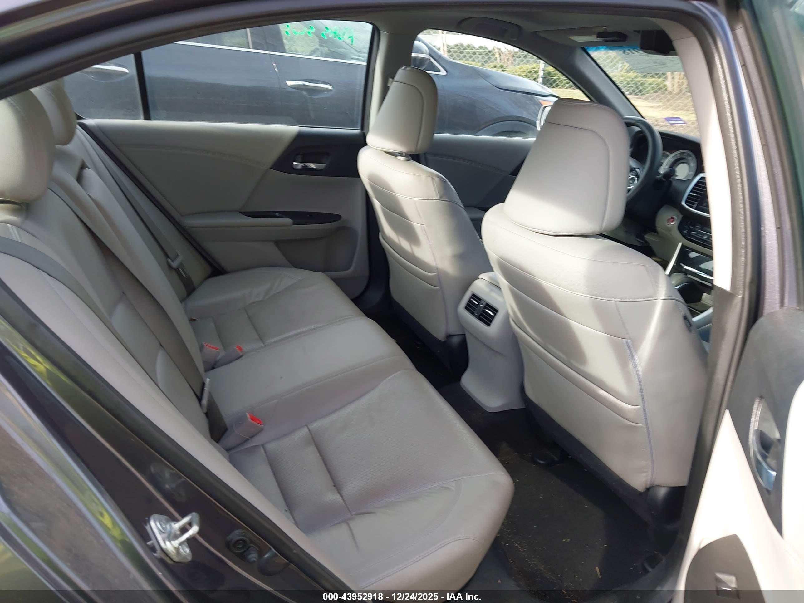 HONDA ACCORD image 8