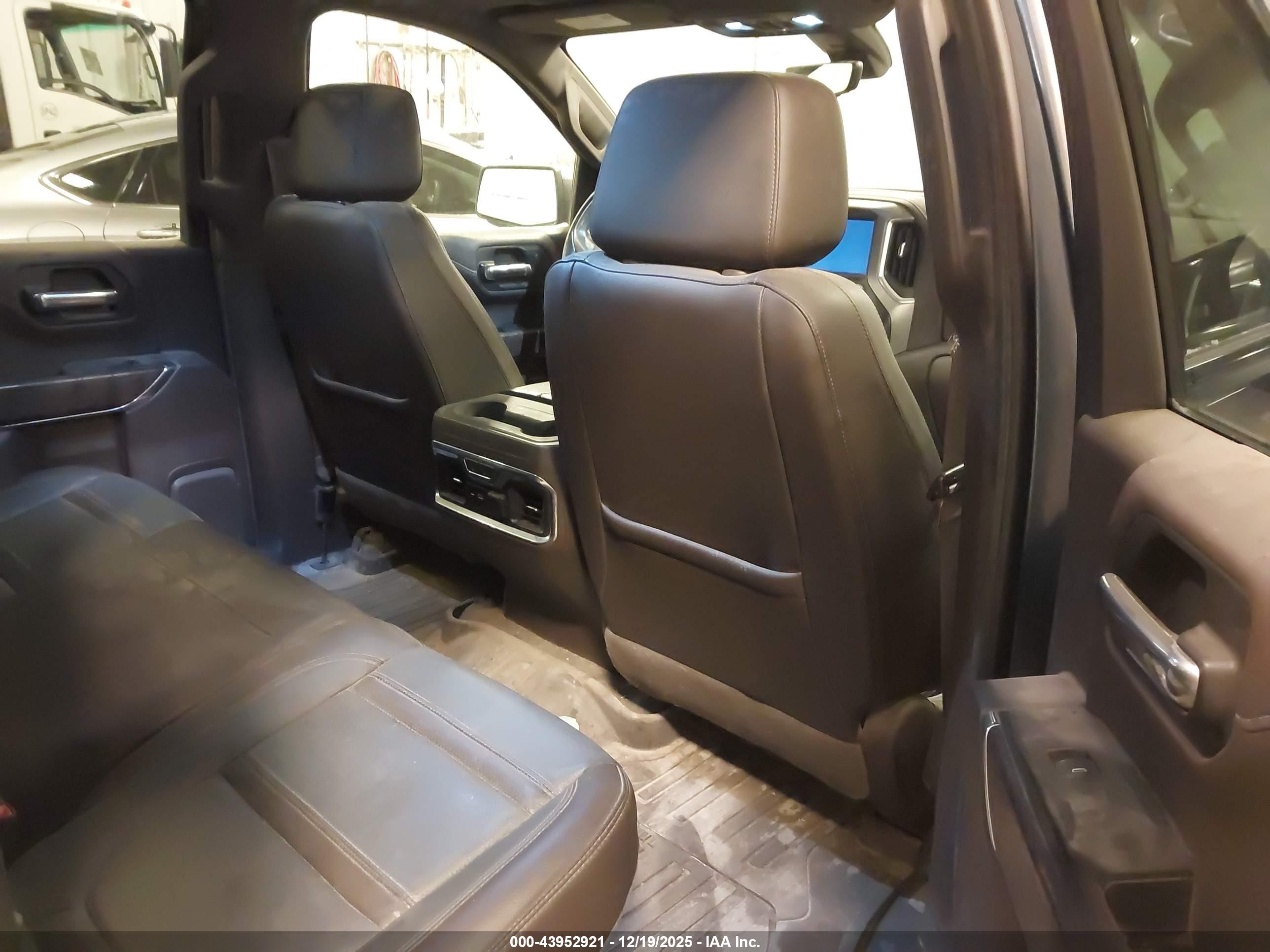 GMC SIERRA image 8