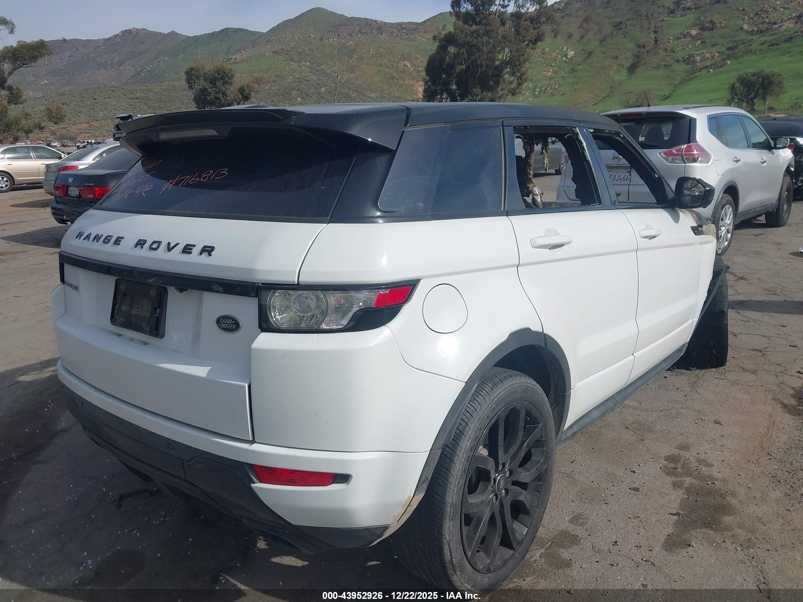 LAND ROVER image 4