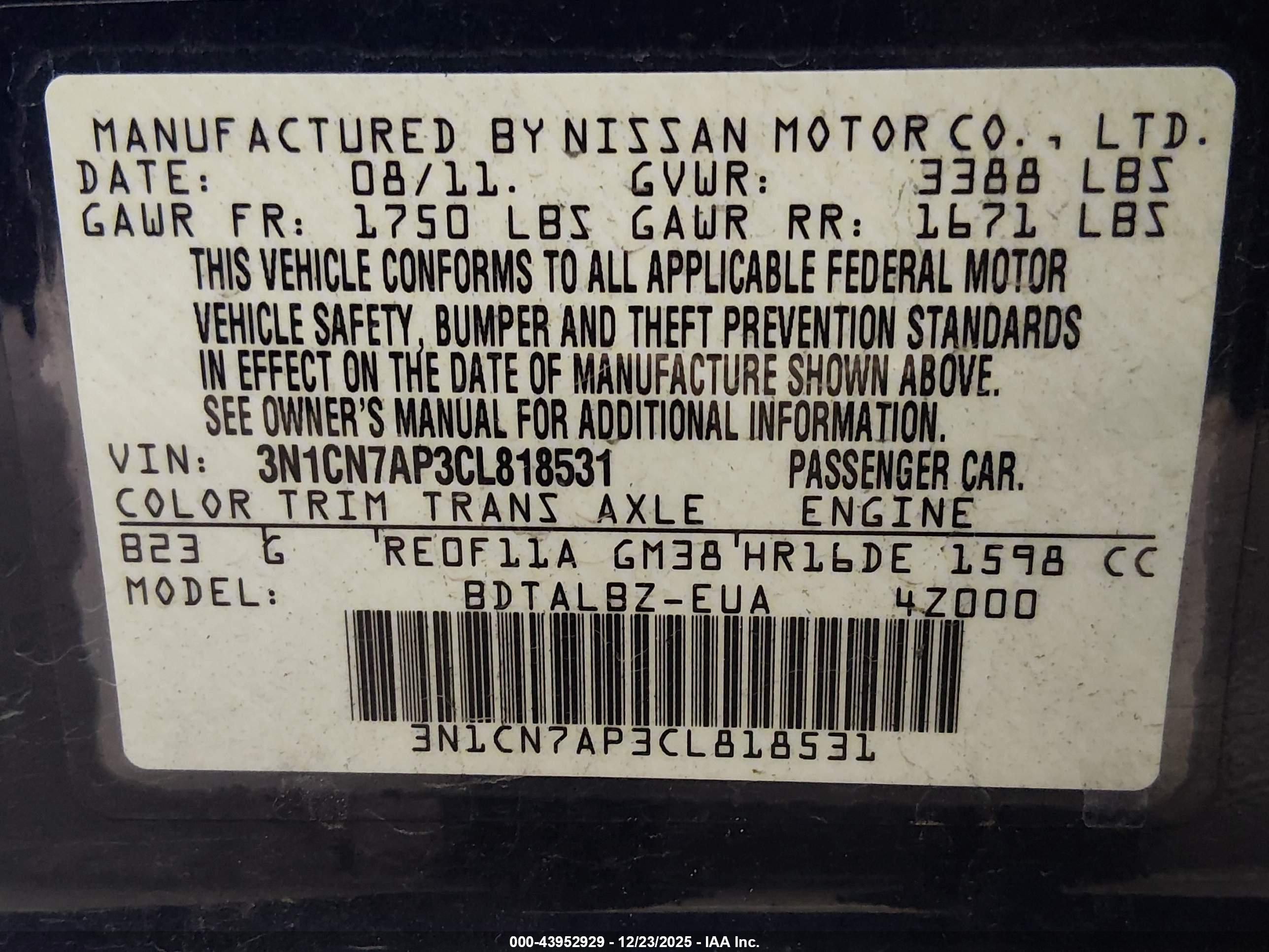 NISSAN VERSA image 9