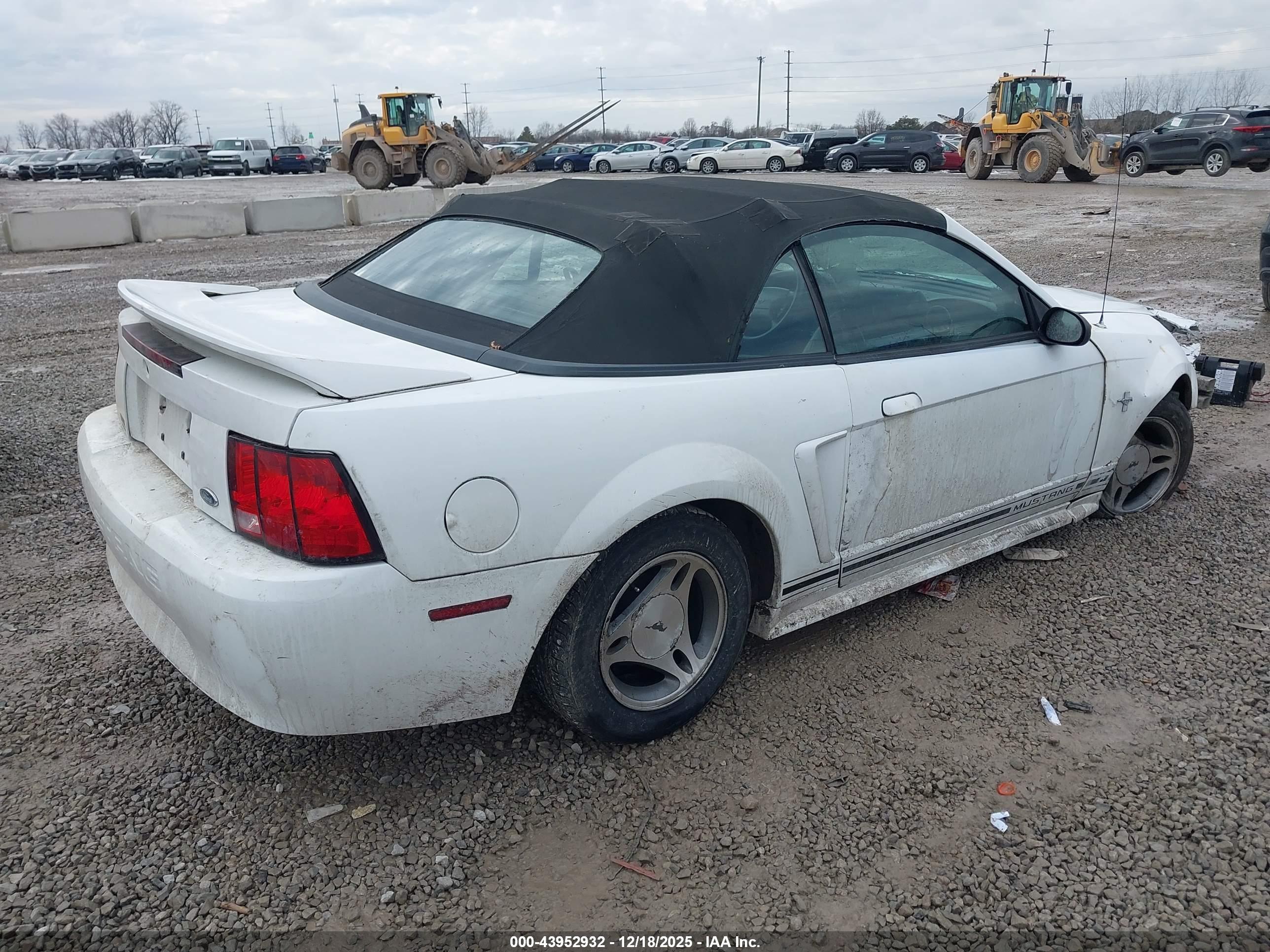 FORD MUSTANG image 4
