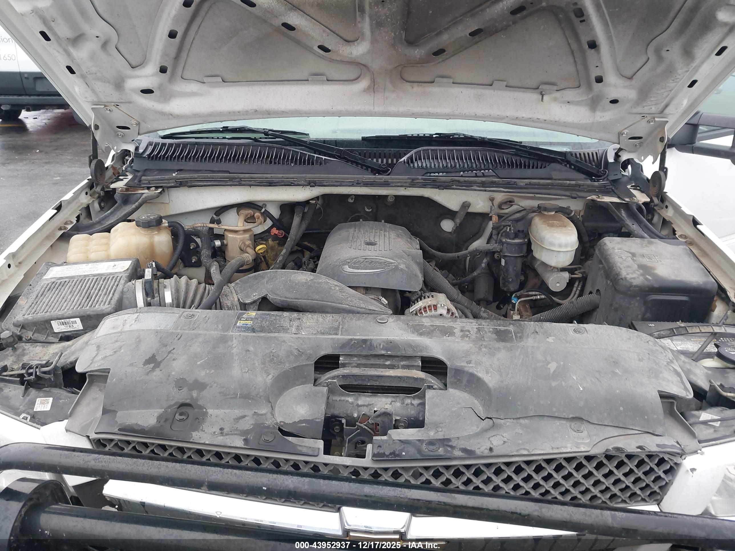 CHEVROLET SILVERADO image 10