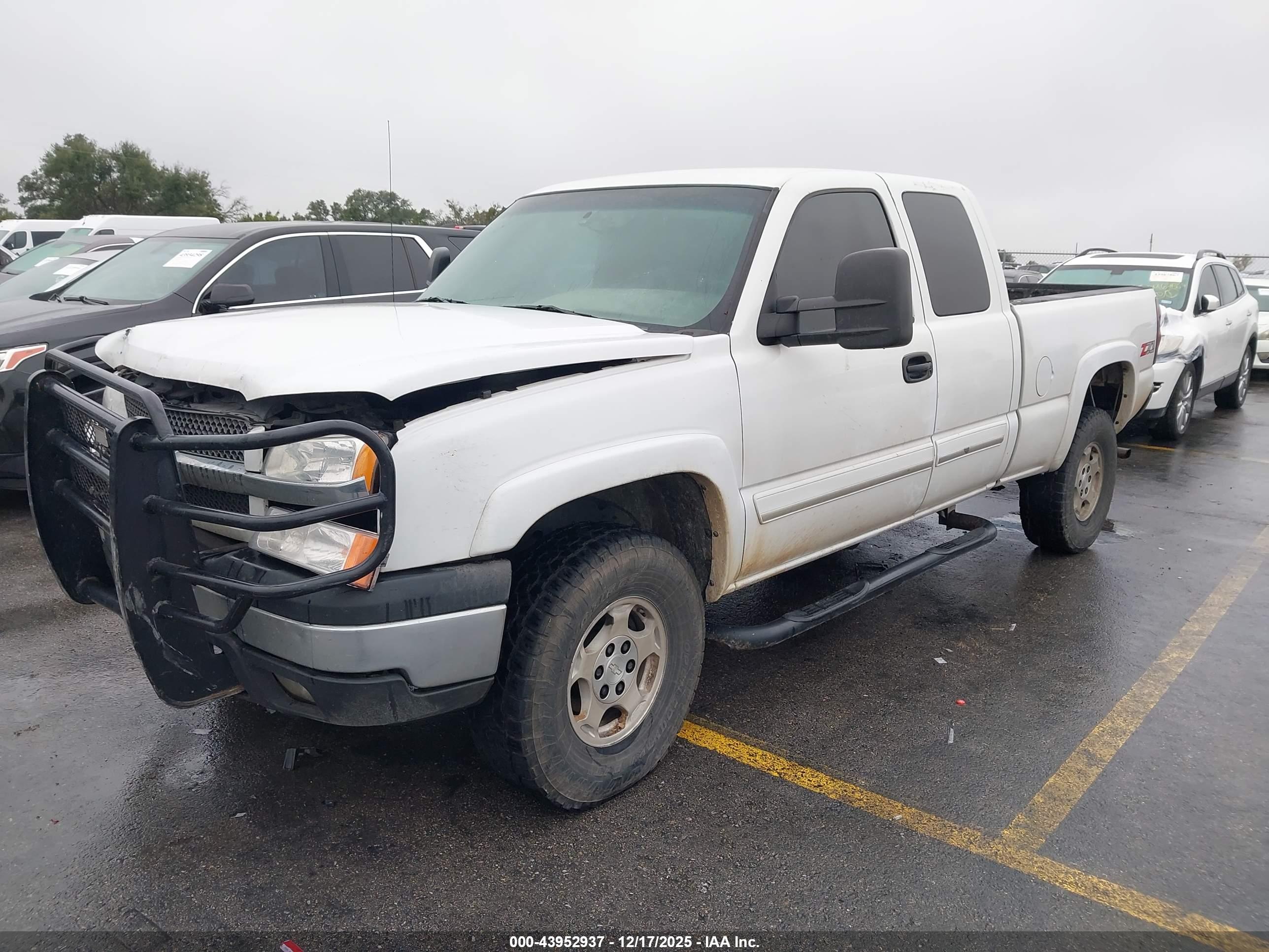 CHEVROLET SILVERADO image 2