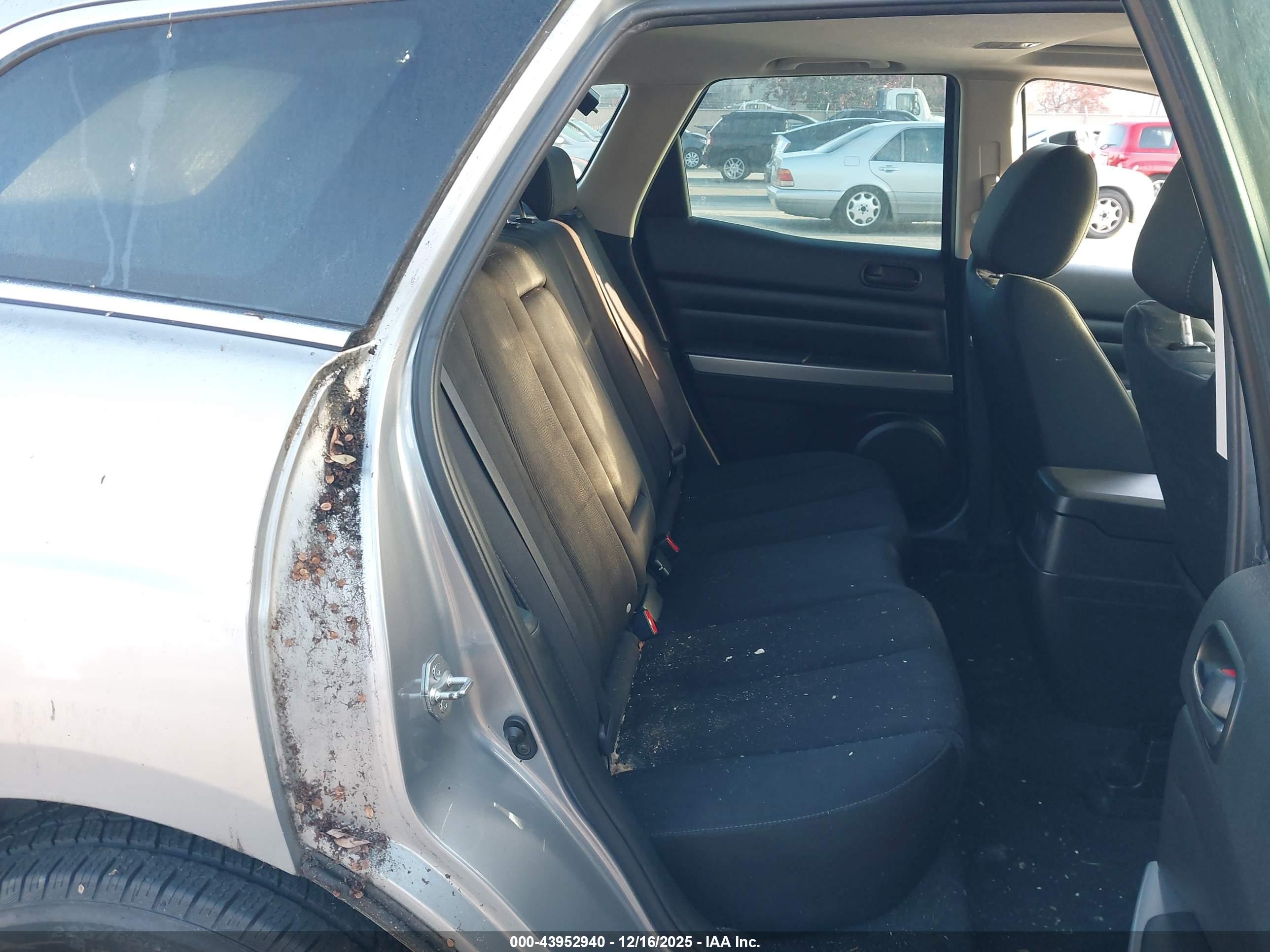 MAZDA CX-7 image 8
