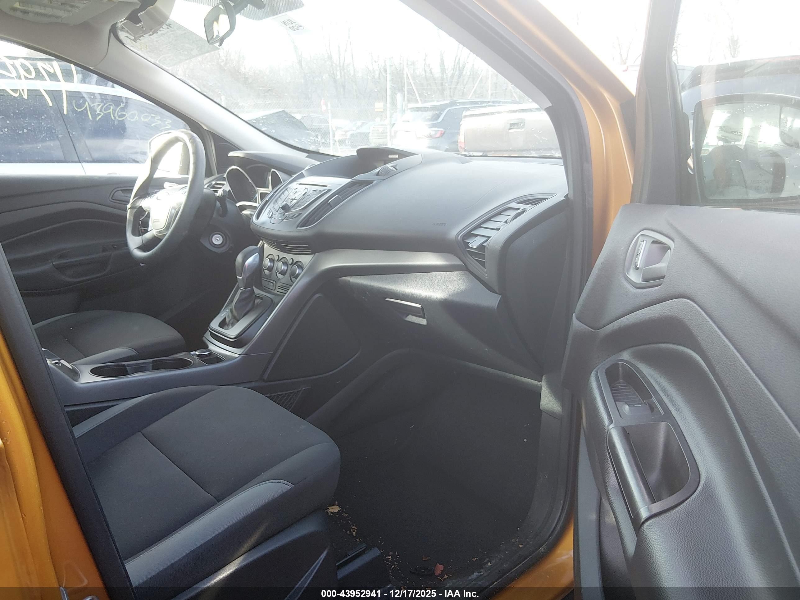 FORD ESCAPE image 5