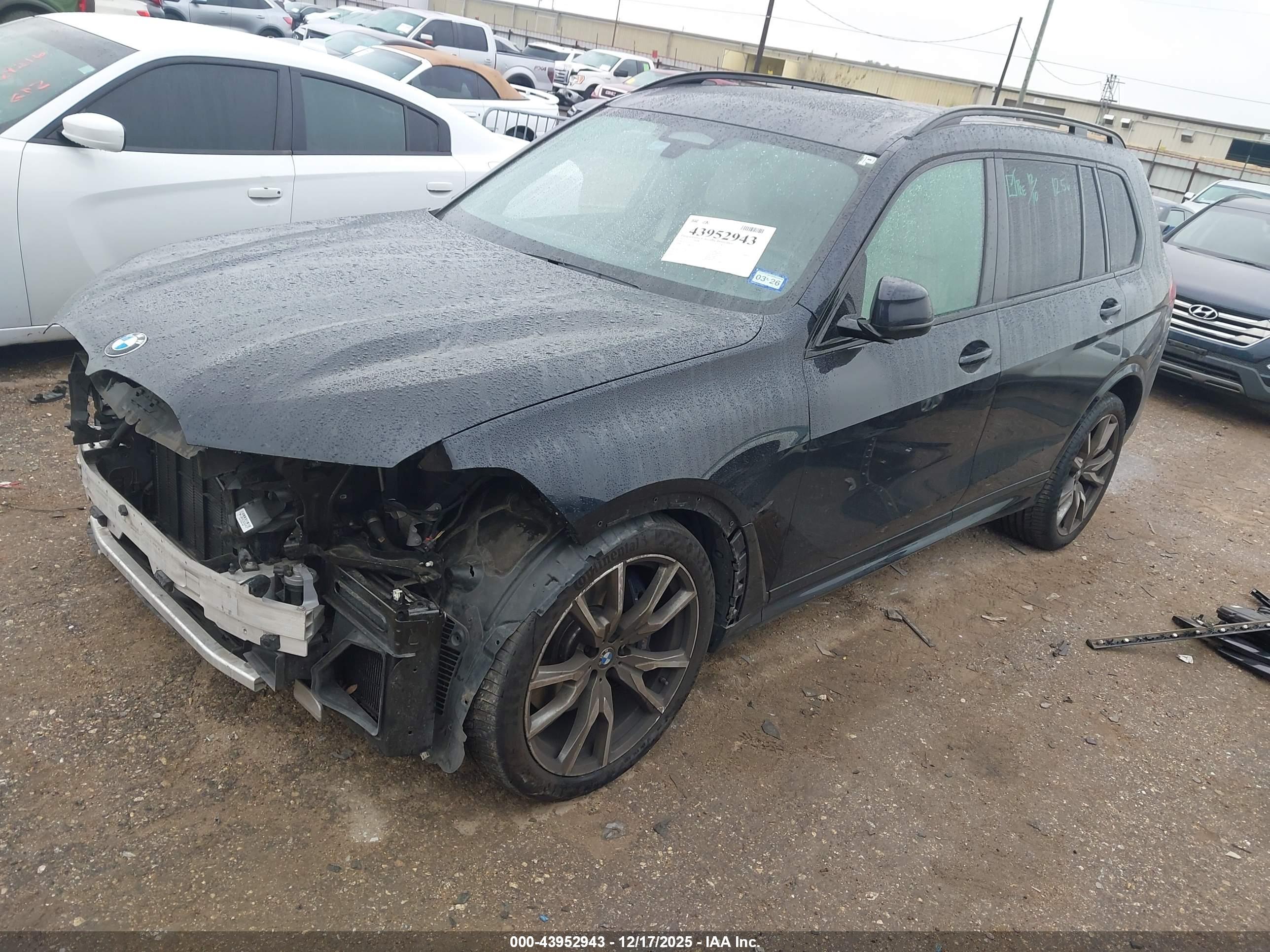 BMW X7 image 2
