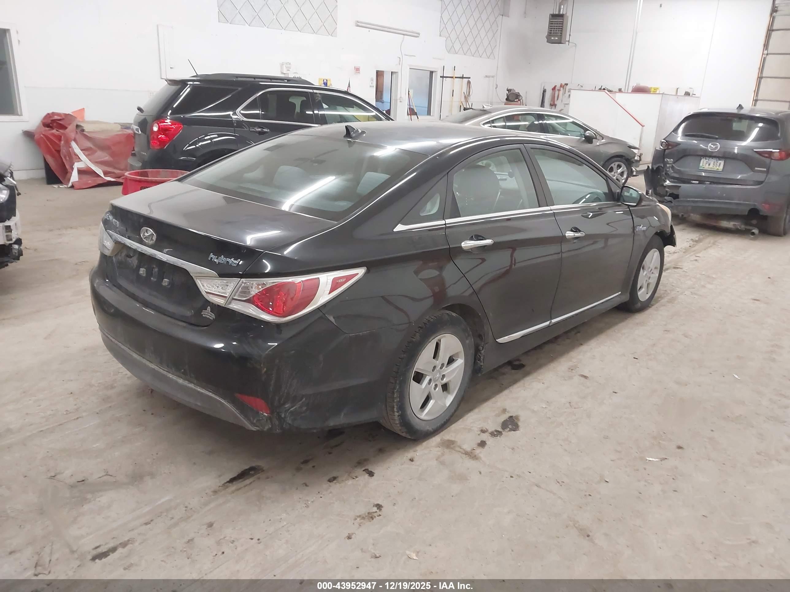 HYUNDAI SONATA image 4