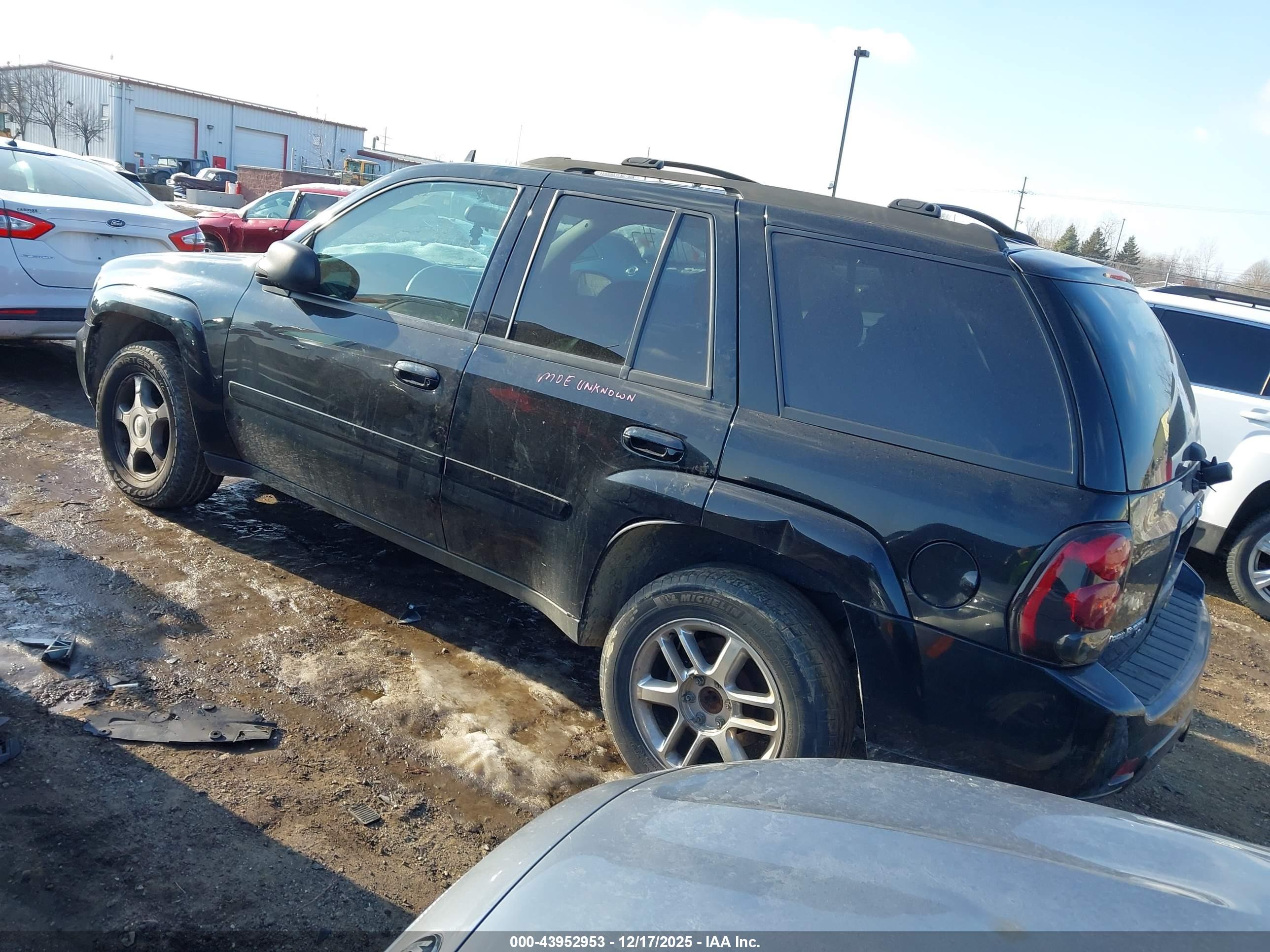 CHEVROLET TRAILBLAZER image 3
