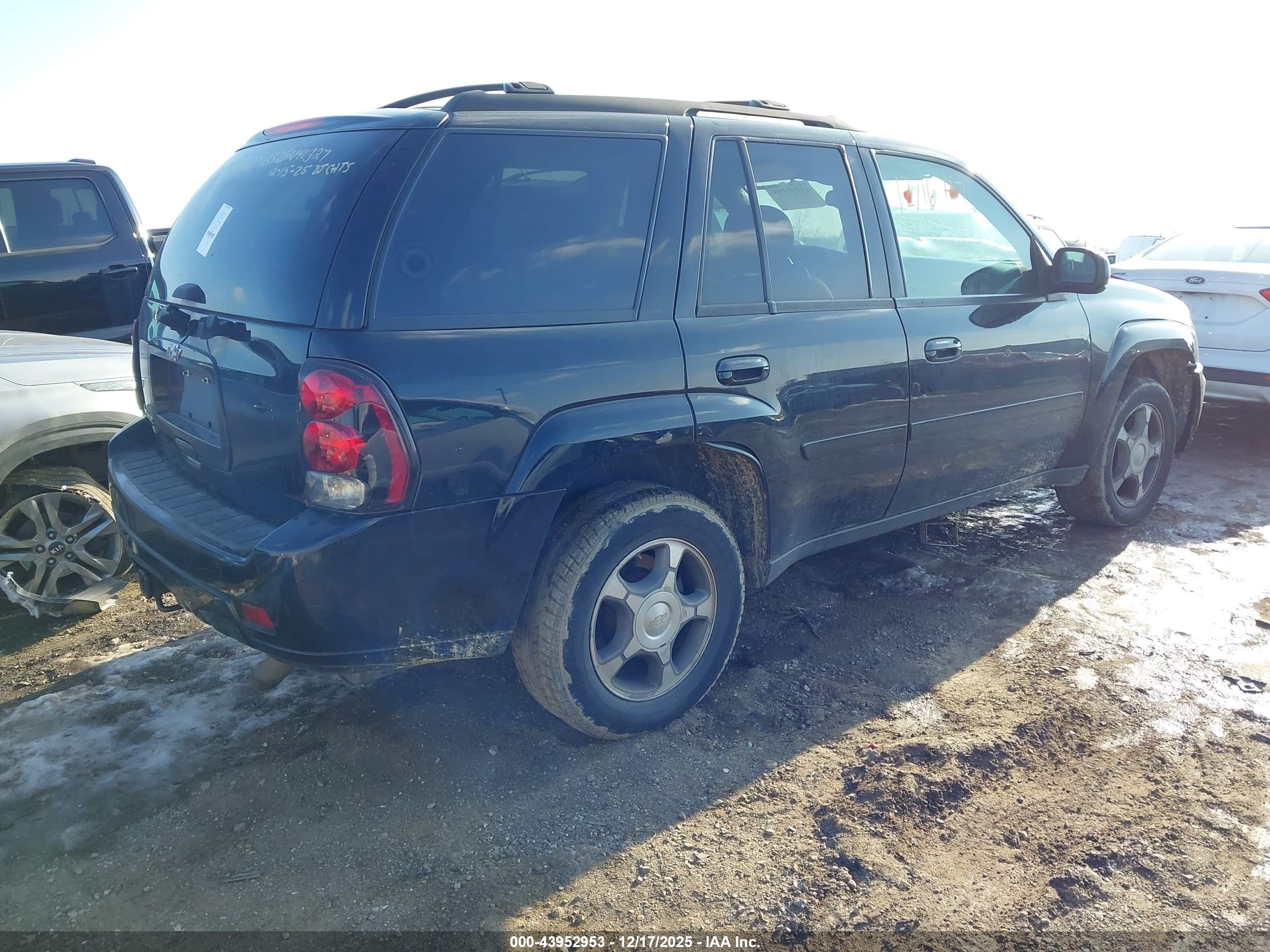 CHEVROLET TRAILBLAZER image 4