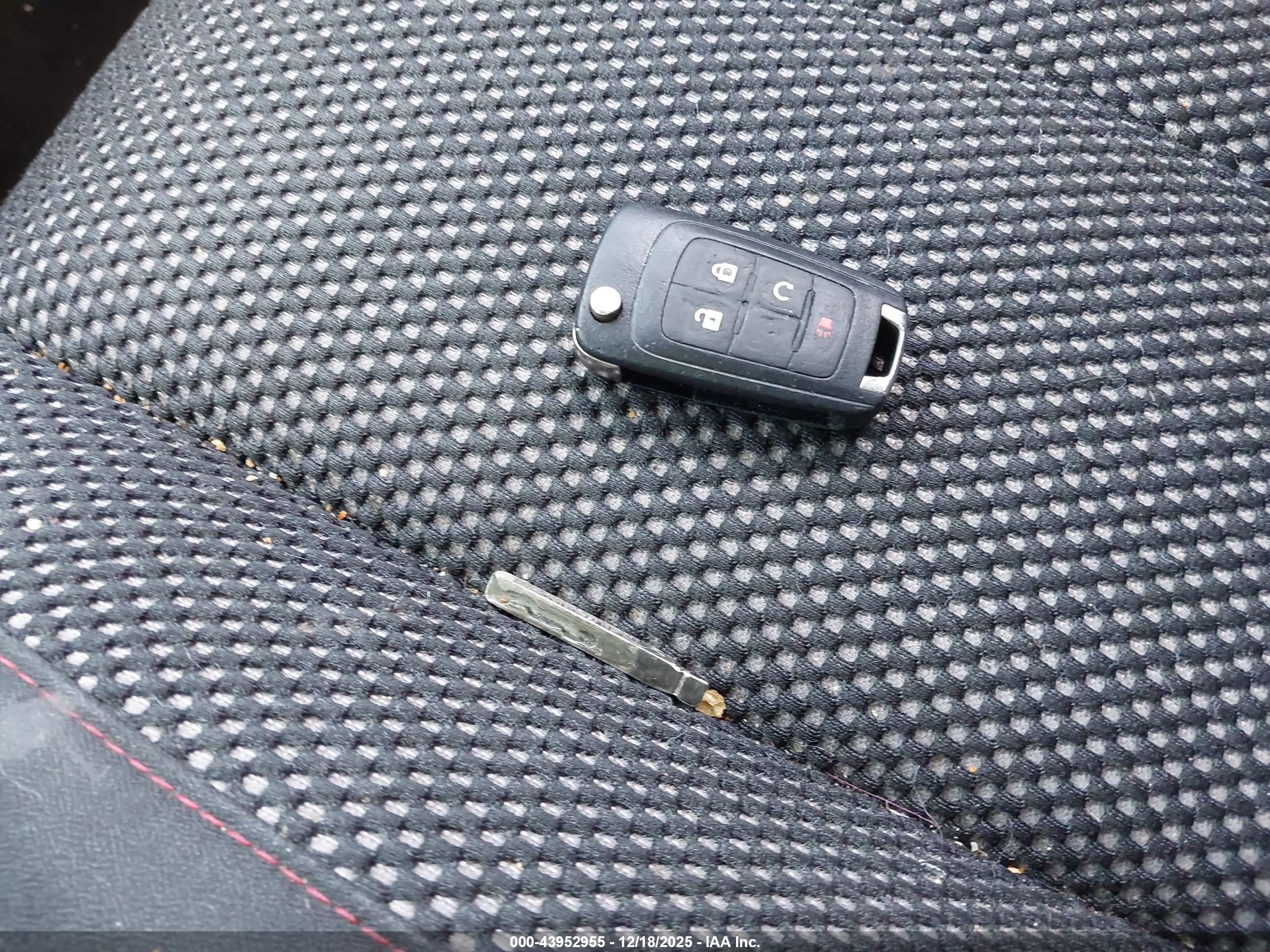 GMC TERRAIN image 11