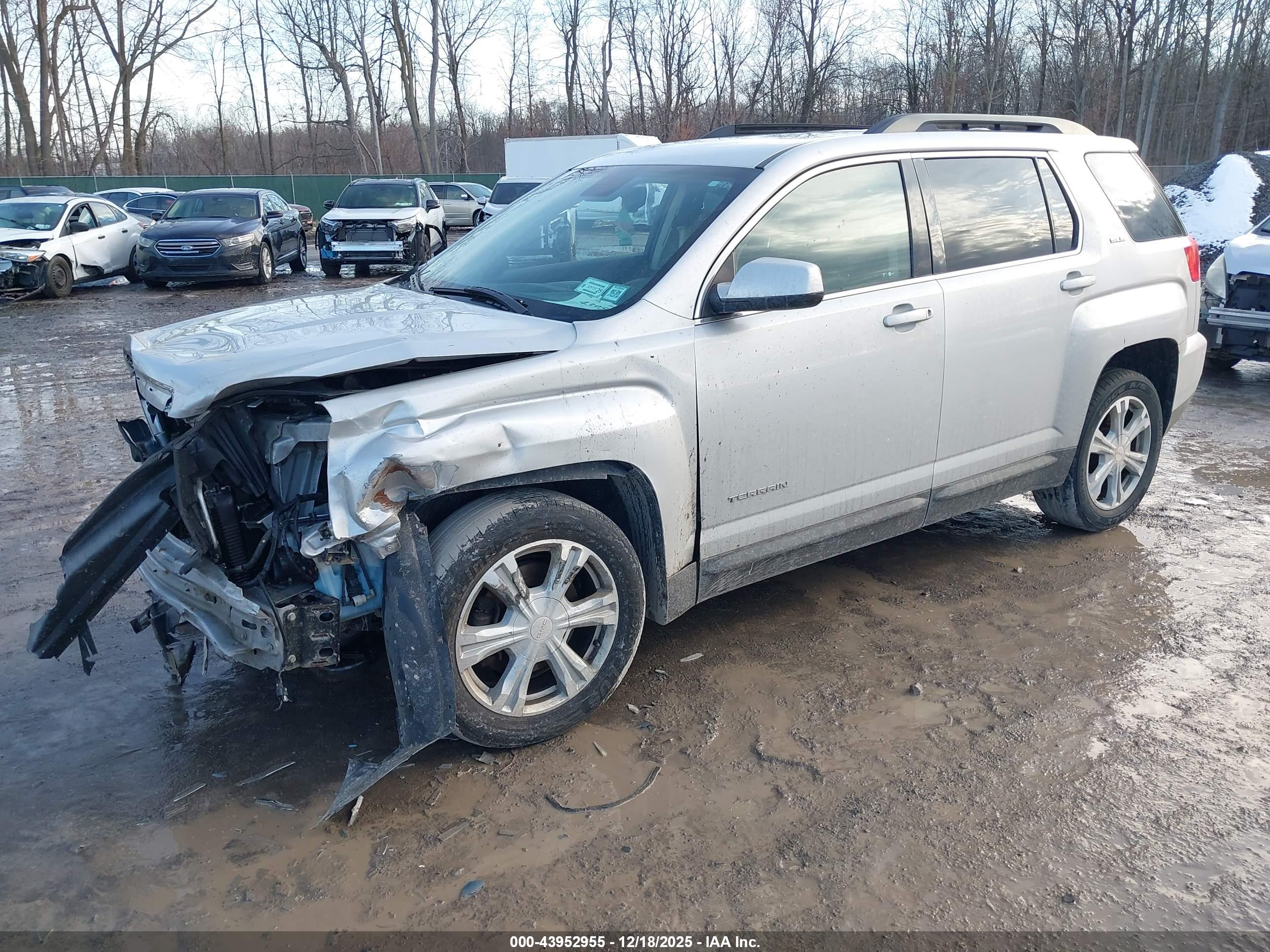 GMC TERRAIN image 2