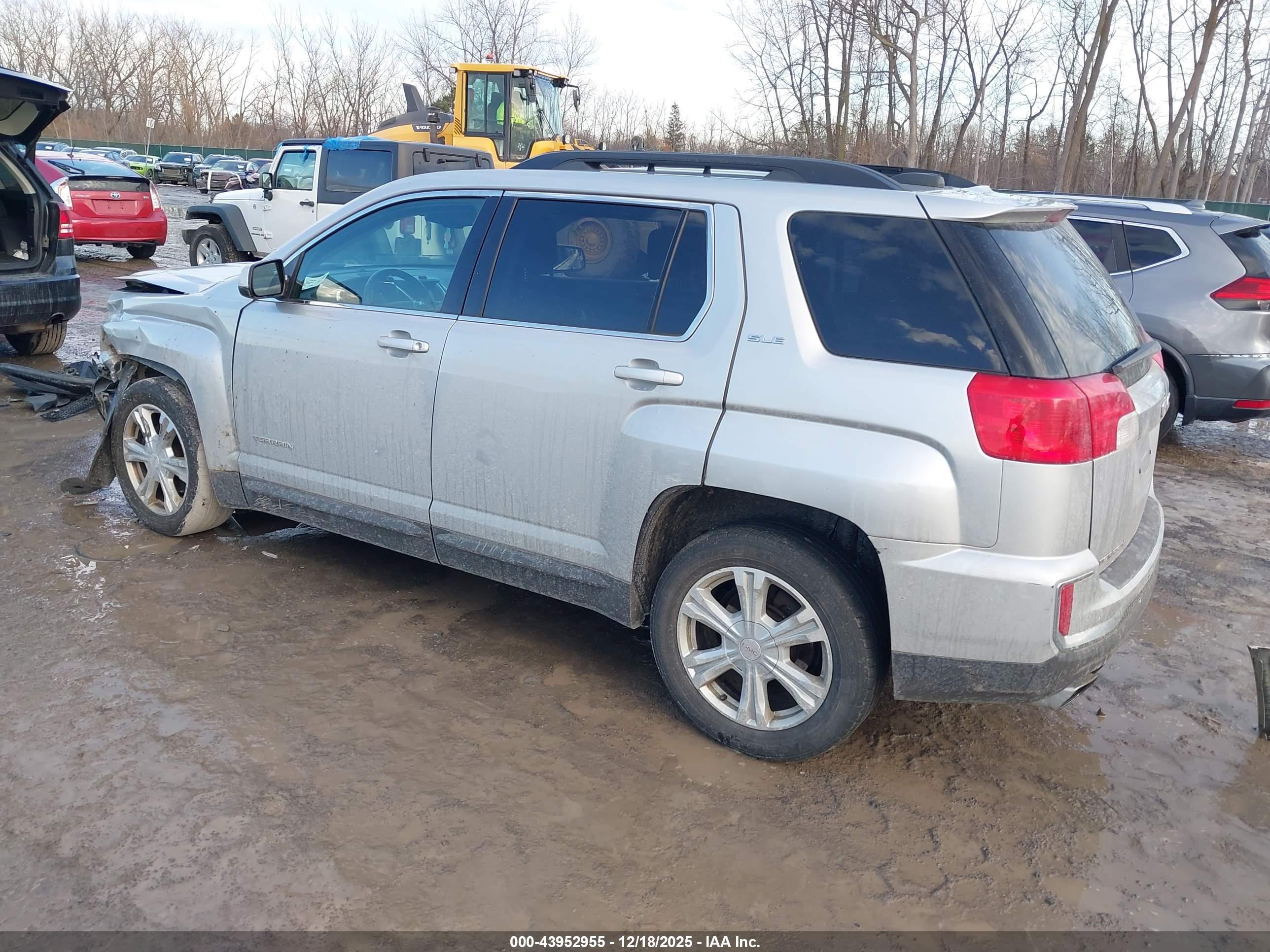 GMC TERRAIN image 3