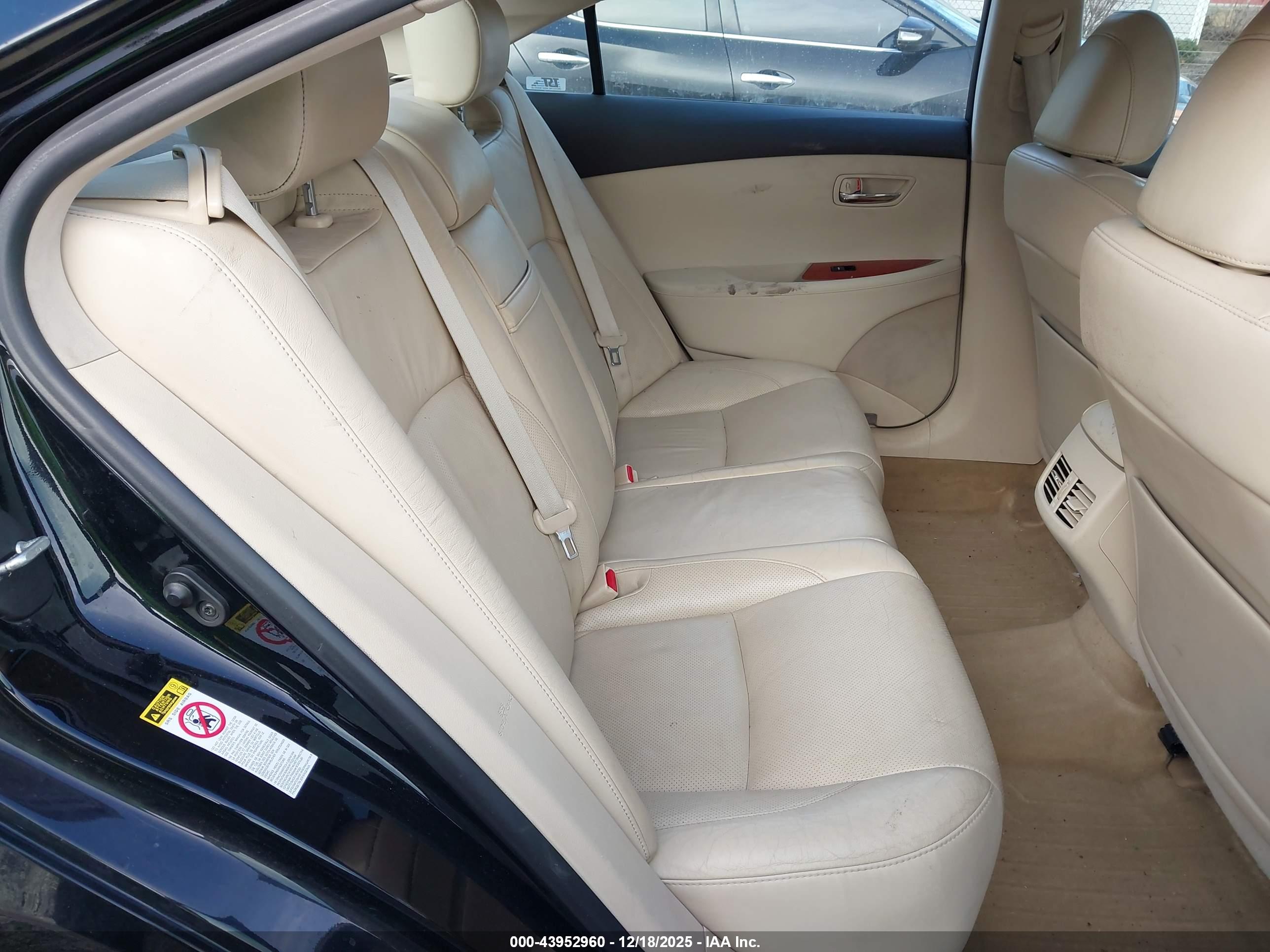 LEXUS ES image 8