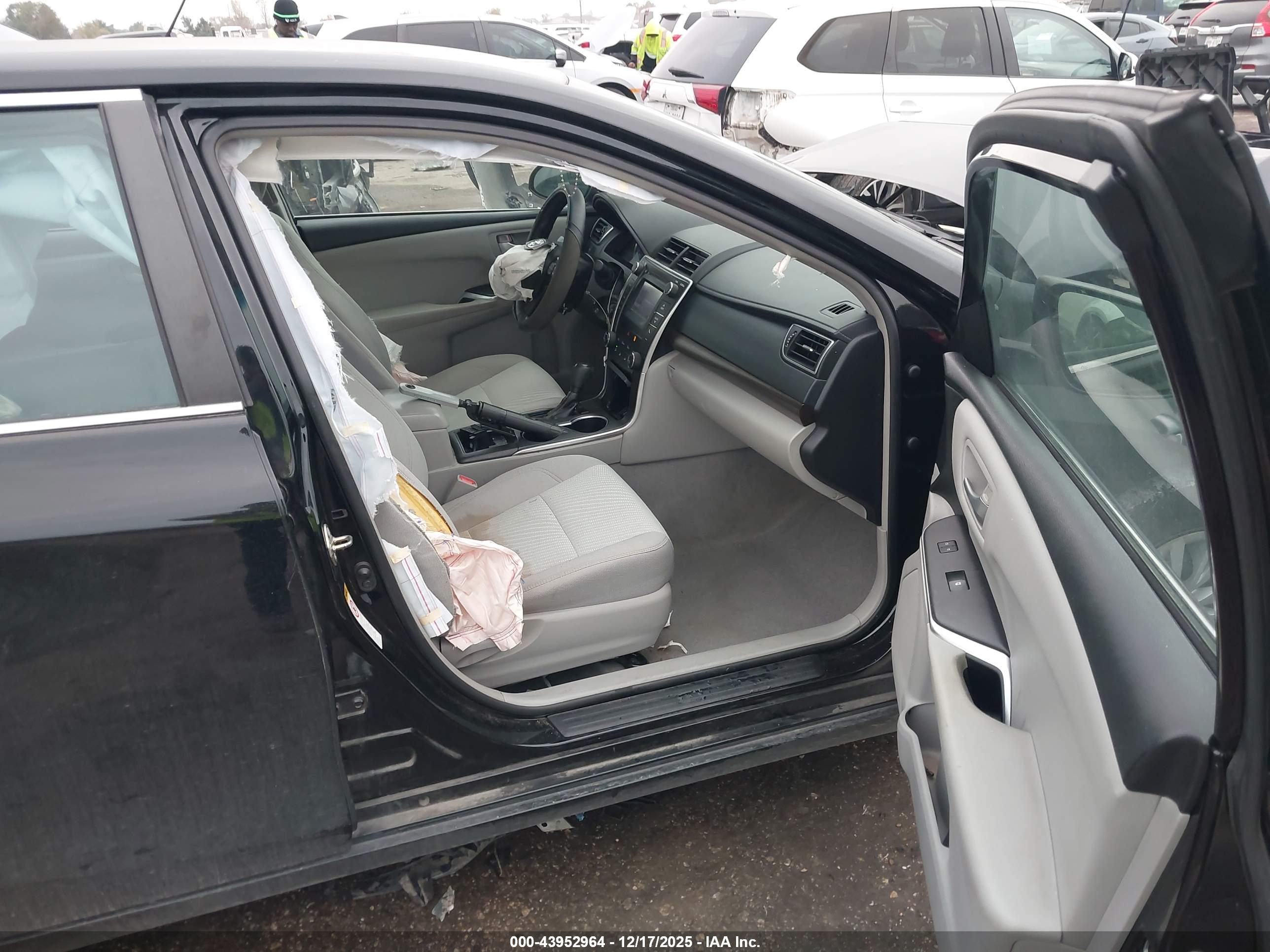 TOYOTA CAMRY image 5