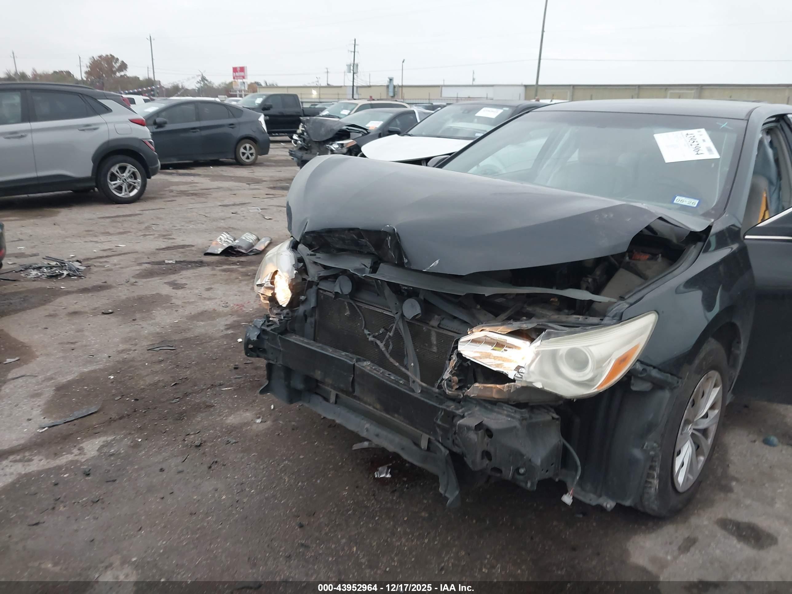 TOYOTA CAMRY image 6