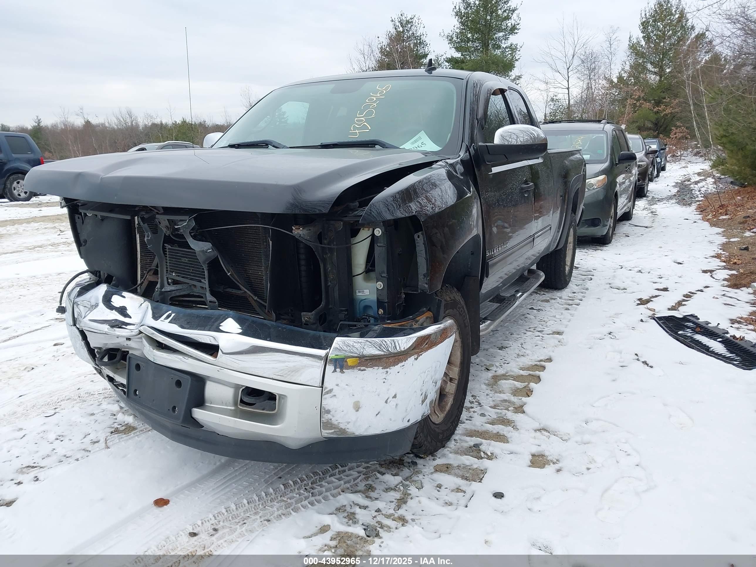 CHEVROLET SILVERADO image 2
