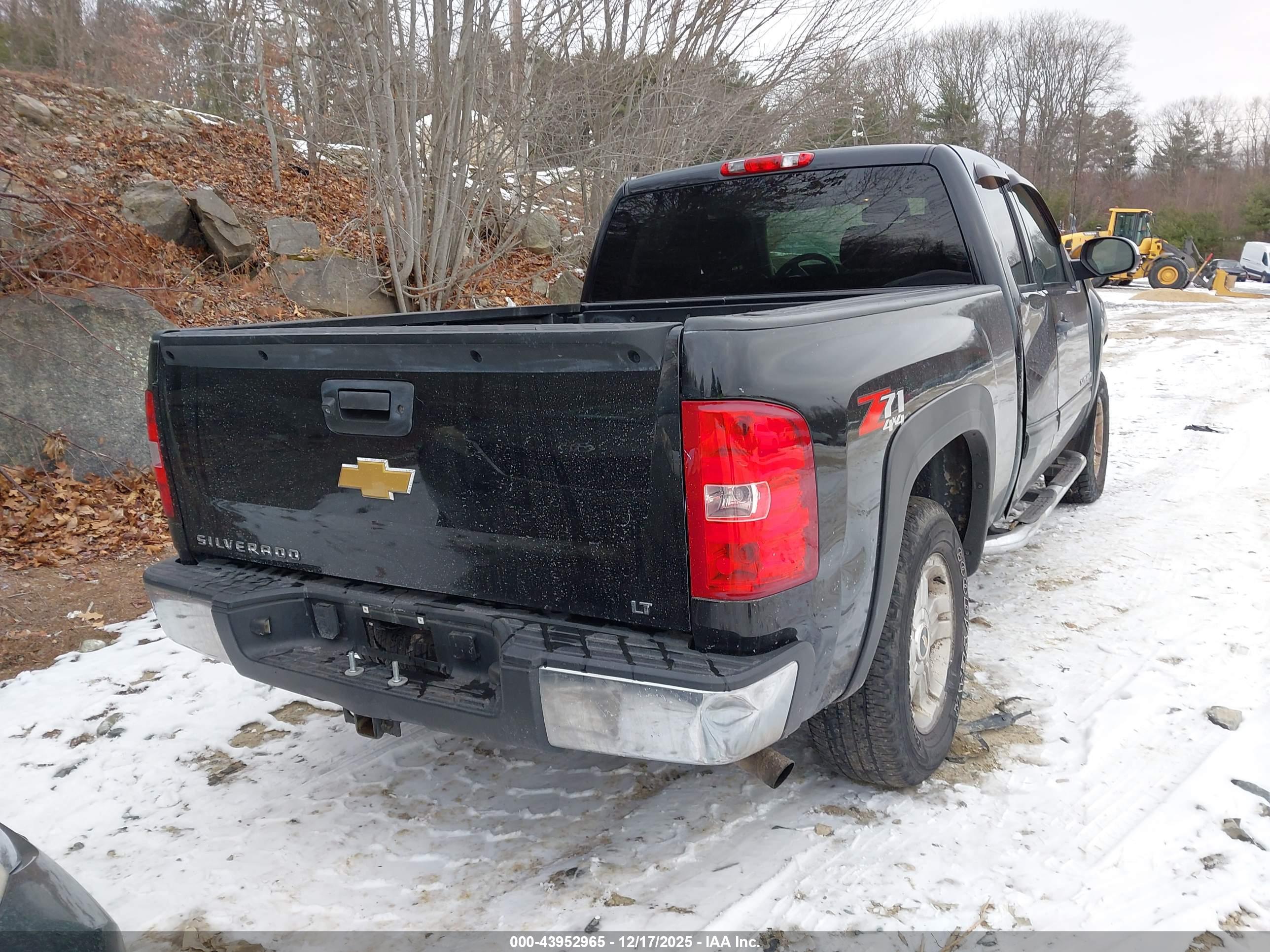 CHEVROLET SILVERADO image 4