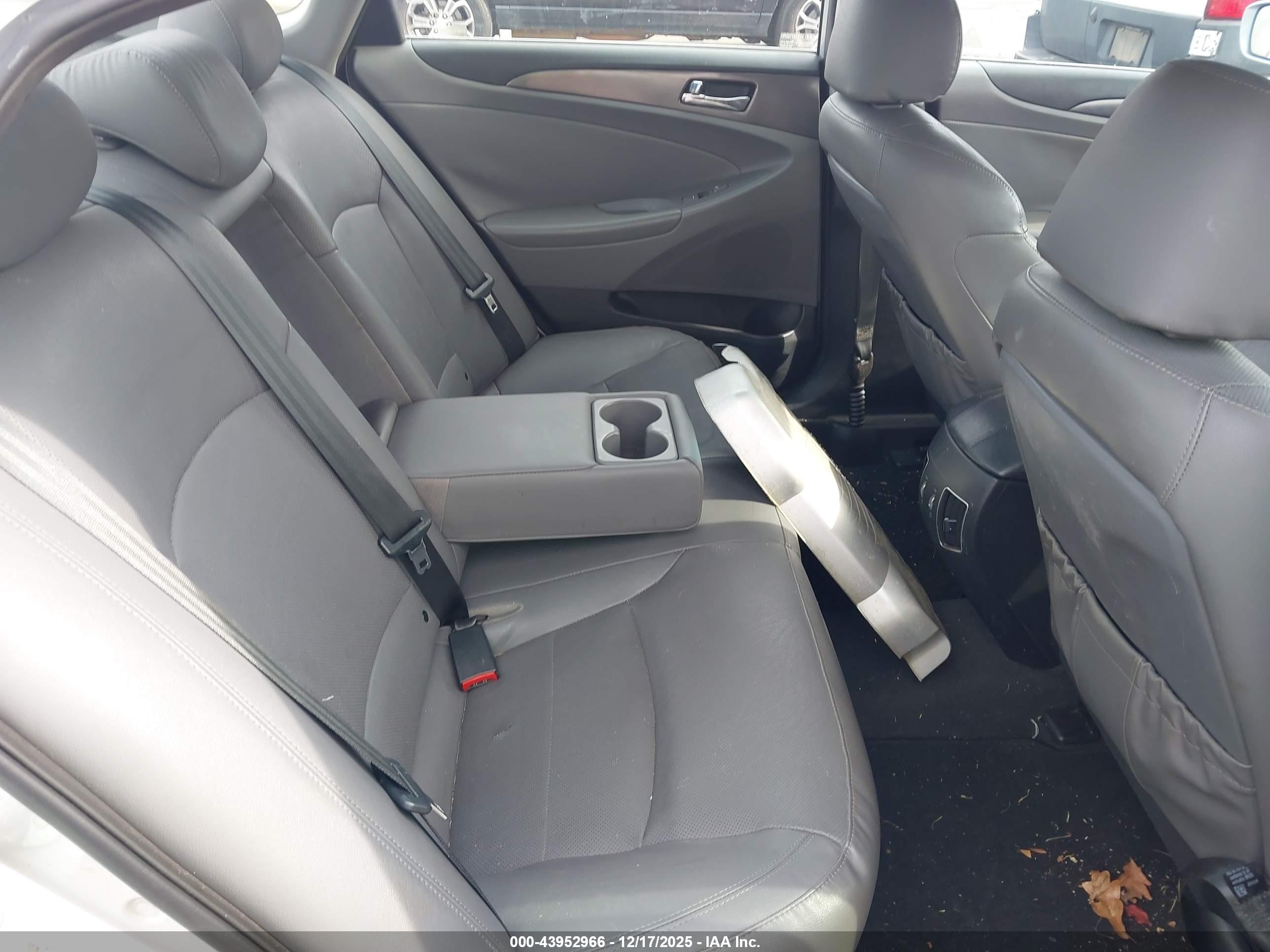 HYUNDAI SONATA image 8