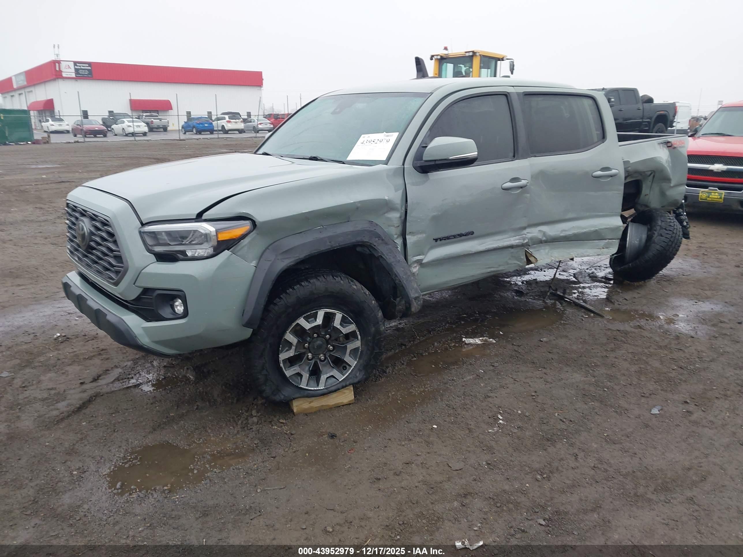 TOYOTA TACOMA image 2