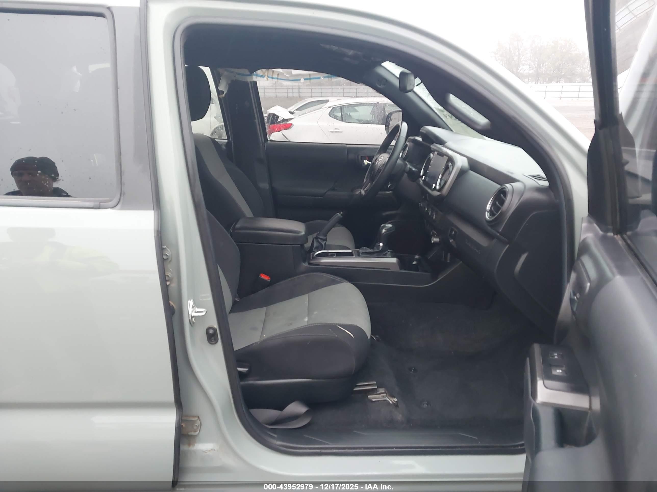 TOYOTA TACOMA image 5