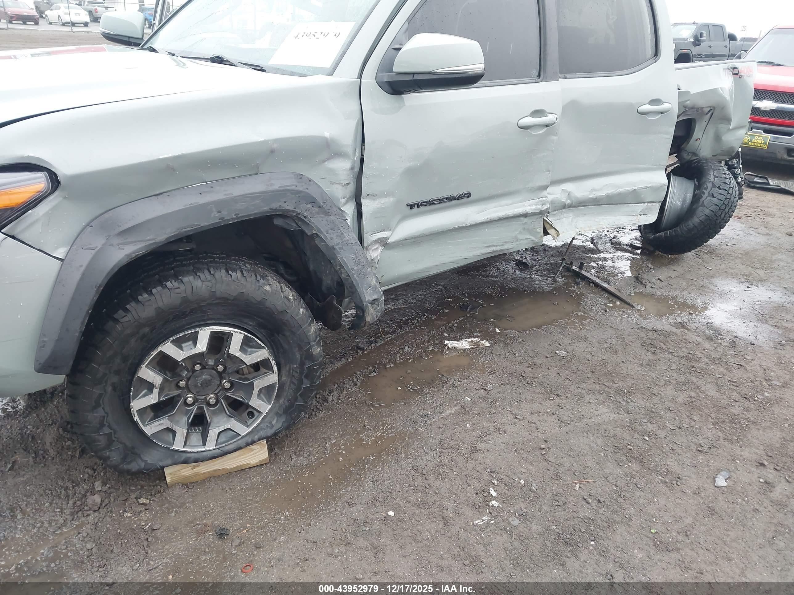 TOYOTA TACOMA image 6
