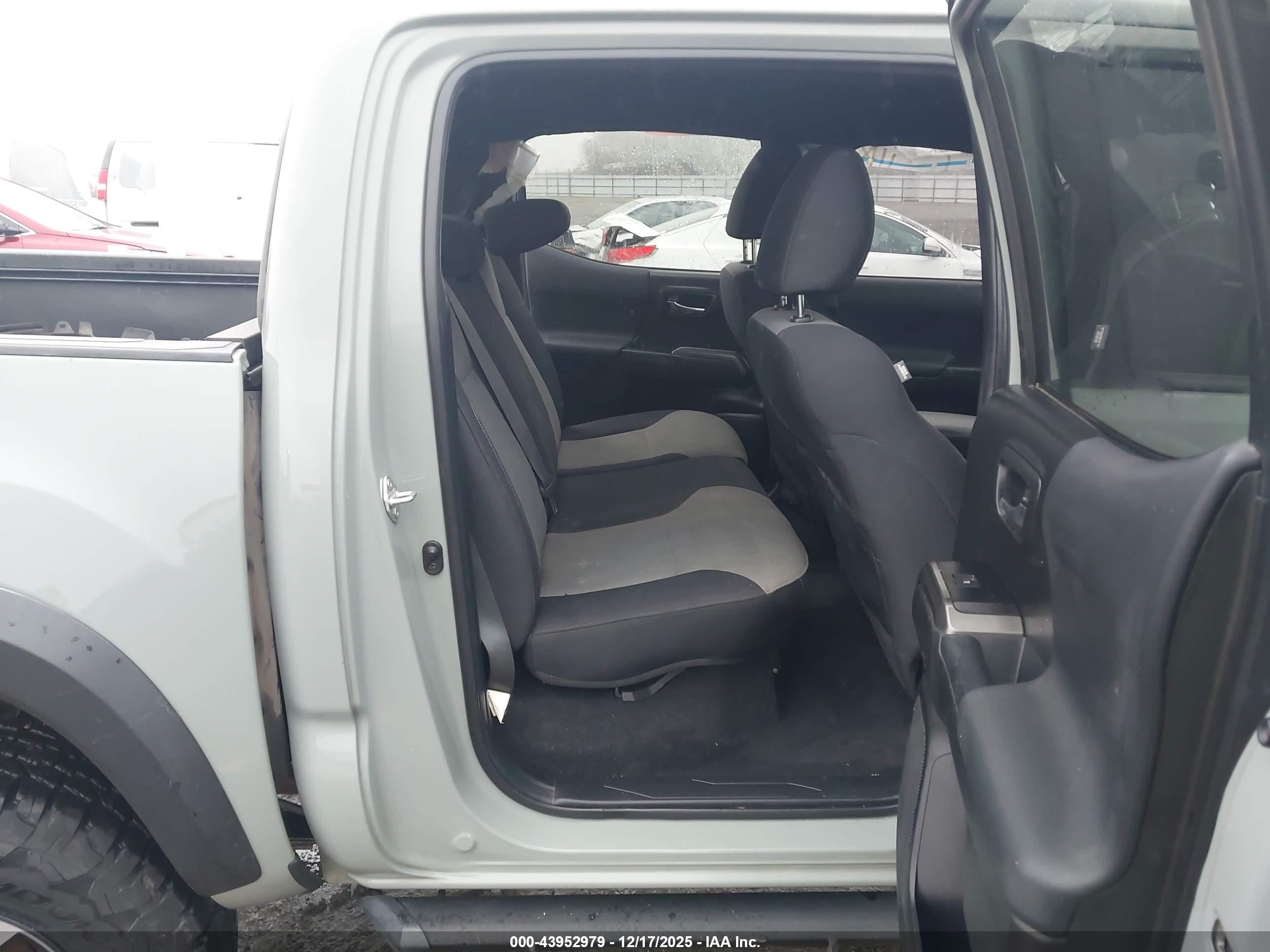 TOYOTA TACOMA image 8