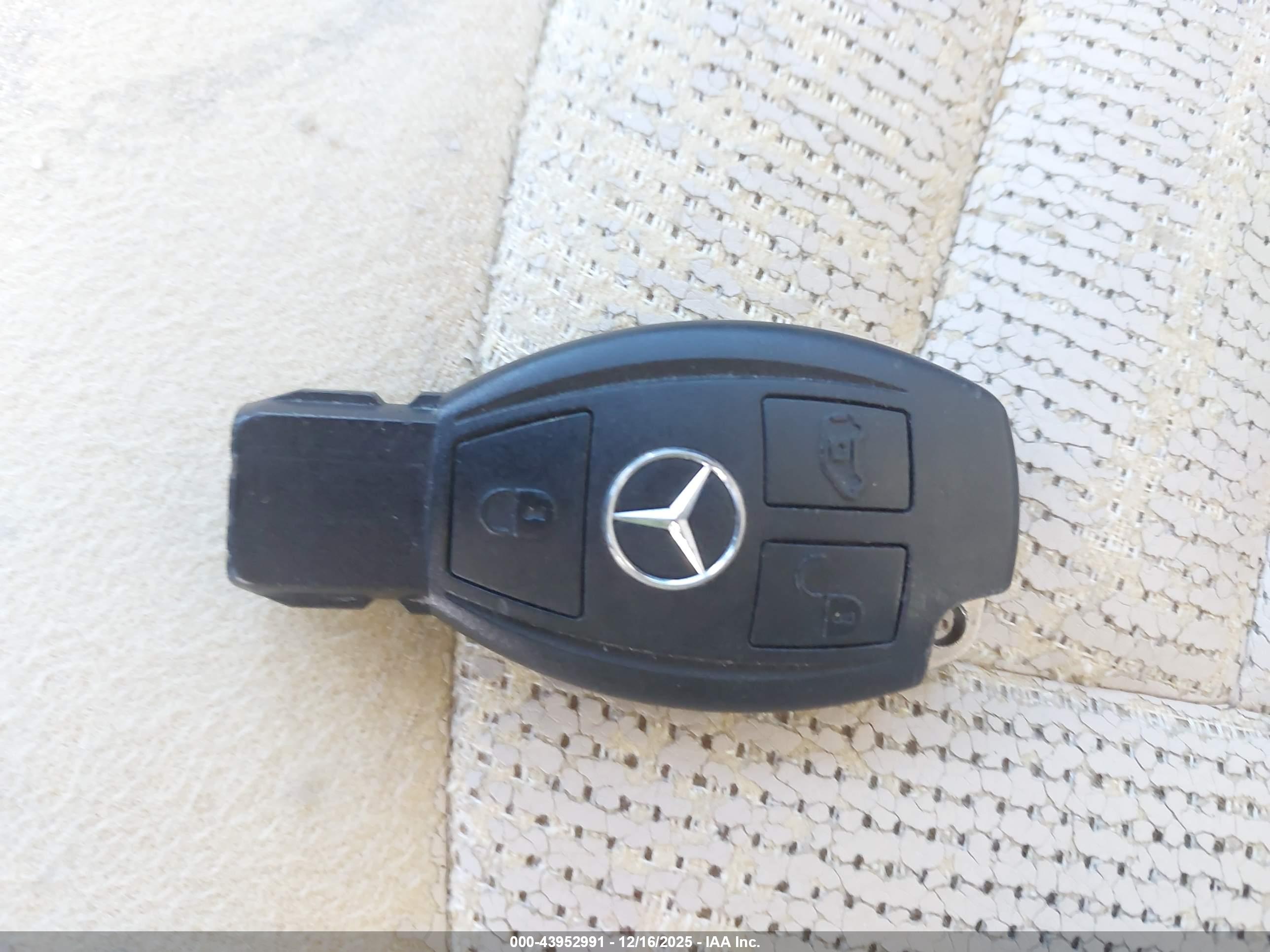 MERCEDES-BENZ METRIS image 11
