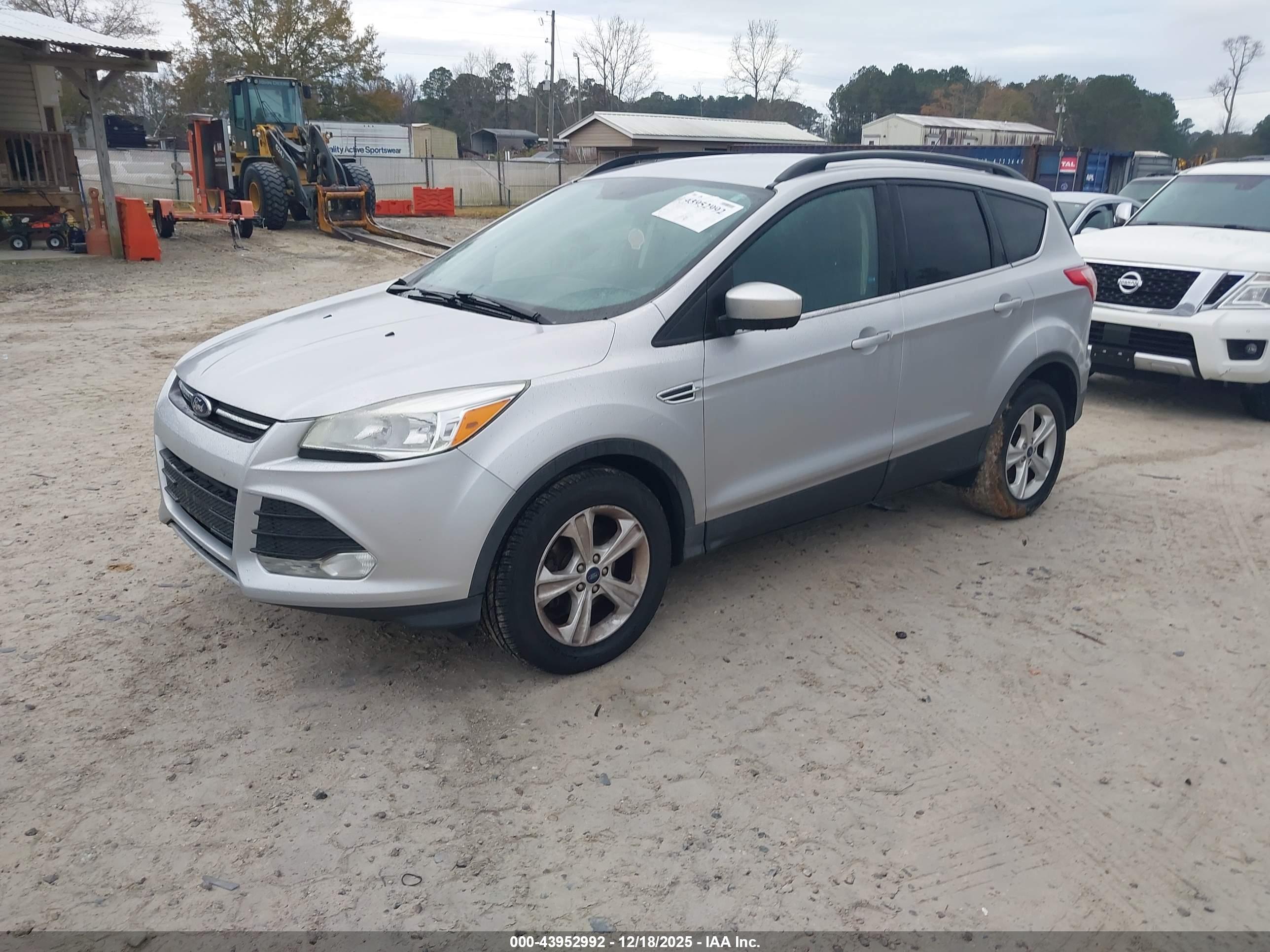 FORD ESCAPE image 2