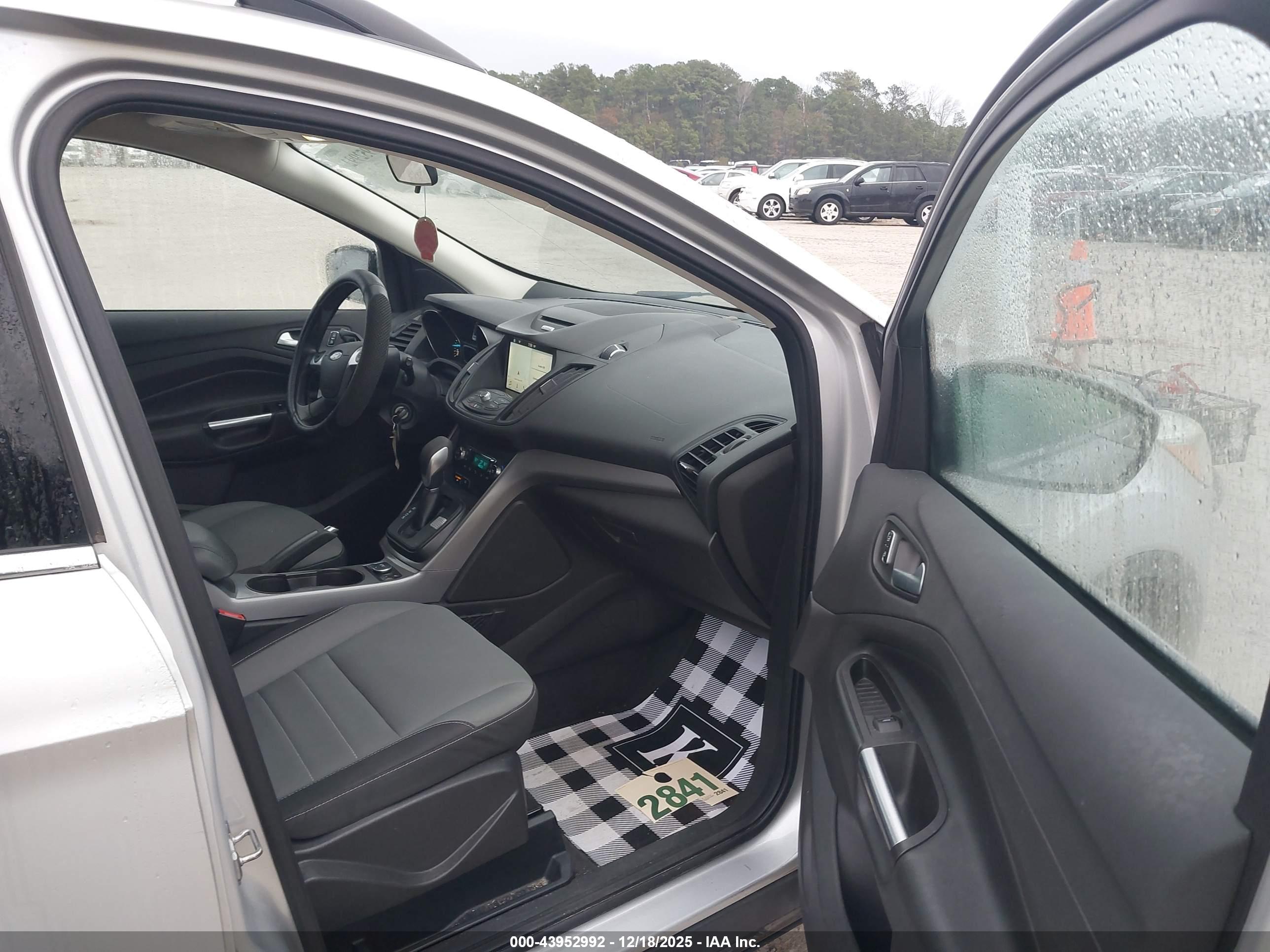 FORD ESCAPE image 5