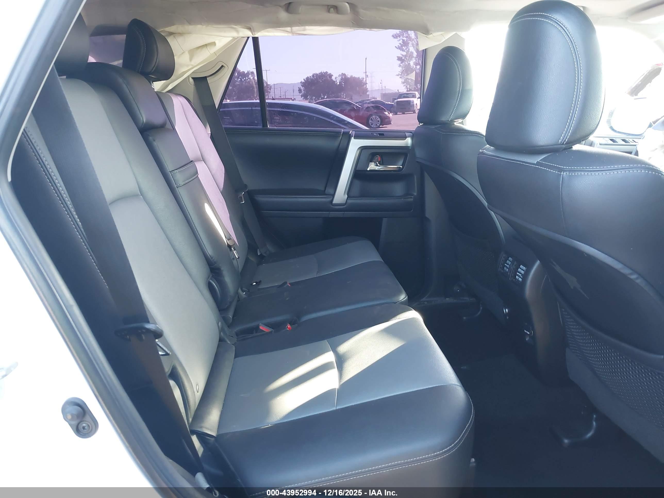 TOYOTA 4RUNNER image 8