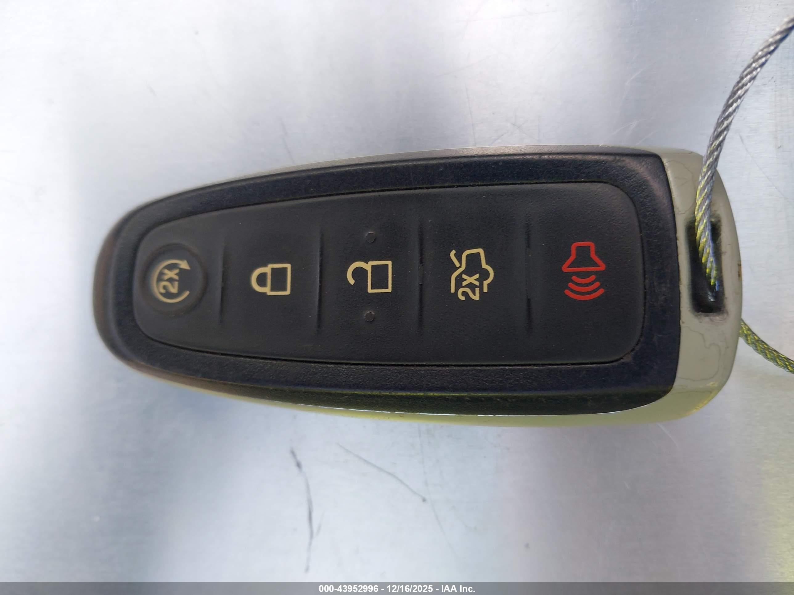 FORD C-MAX image 11