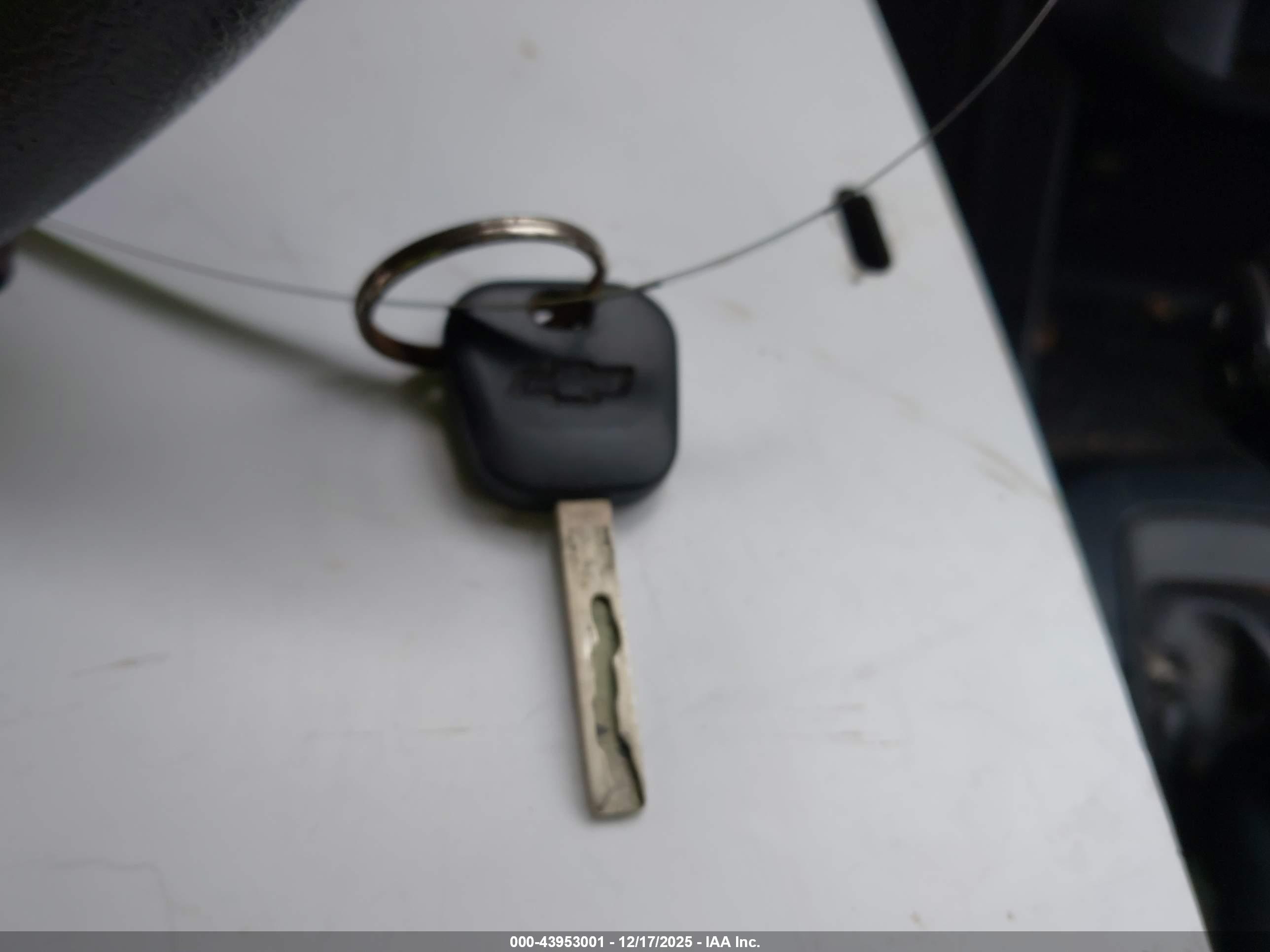 CHEVROLET COLORADO image 11