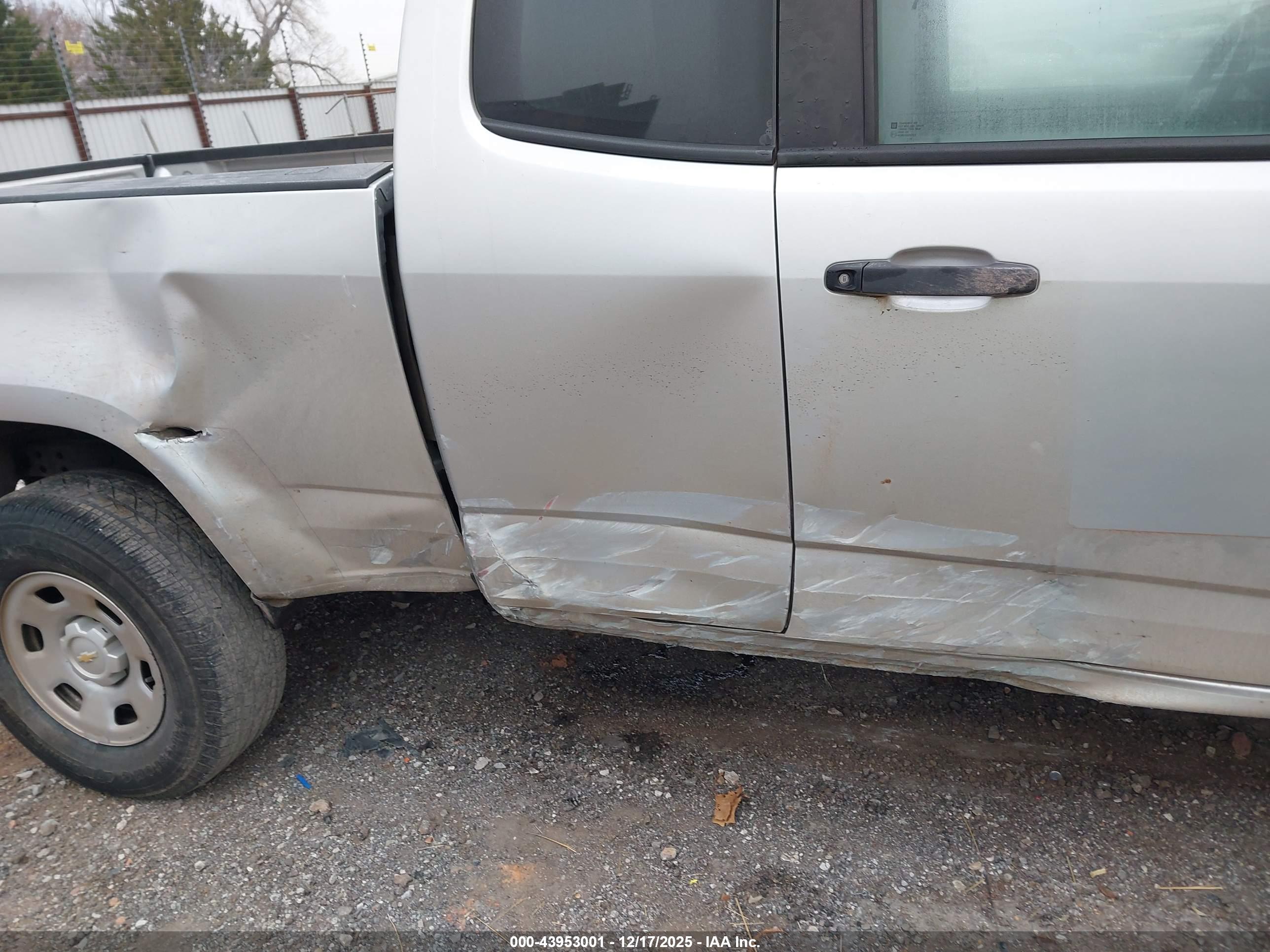 CHEVROLET COLORADO image 6