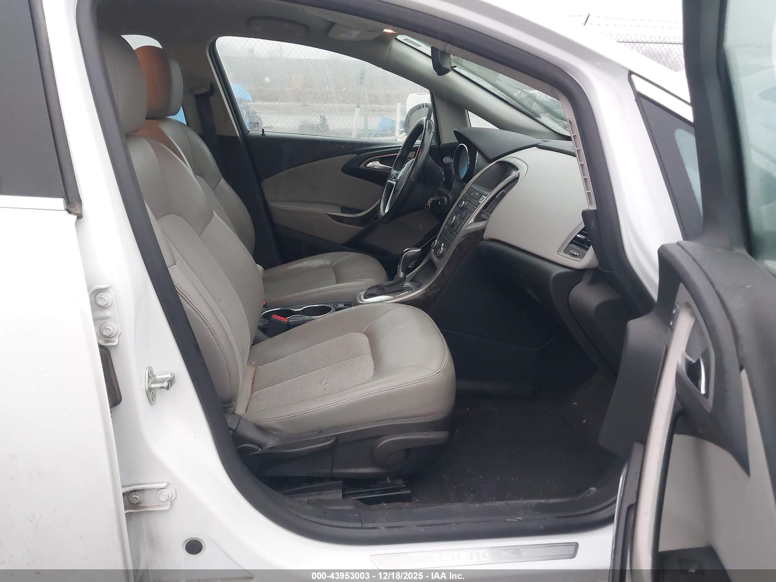 BUICK VERANO image 5