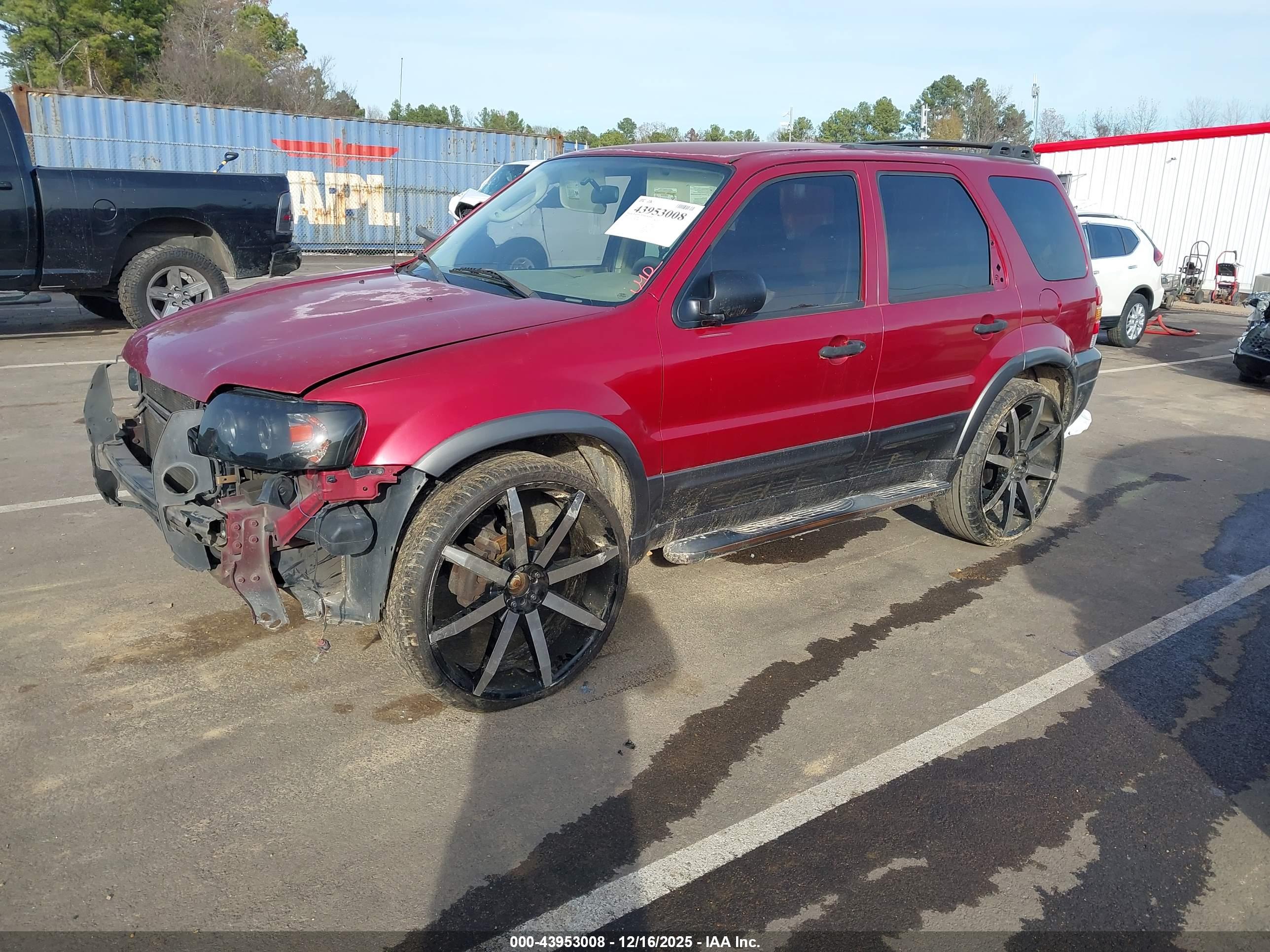 FORD ESCAPE image 2