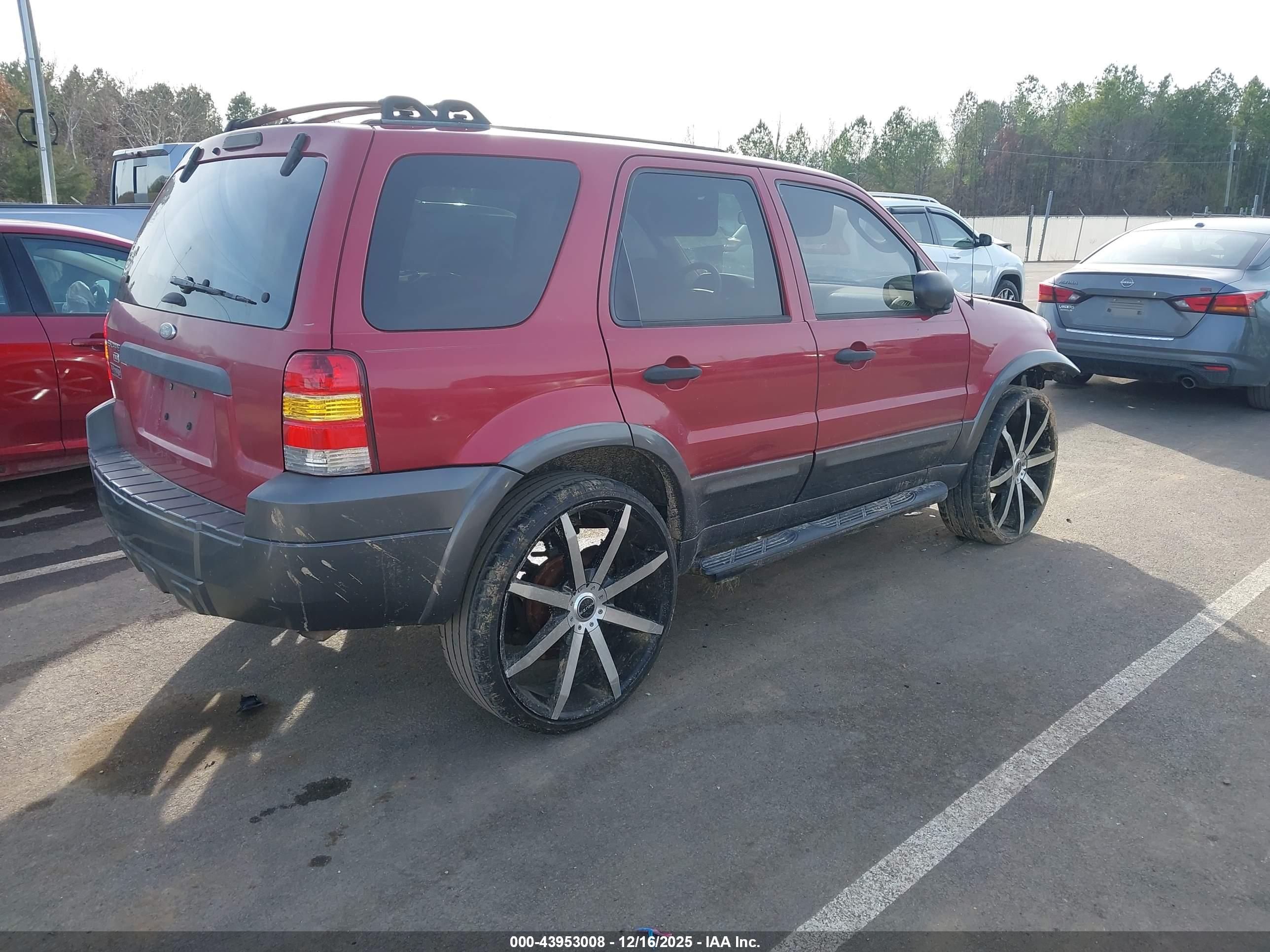 FORD ESCAPE image 4