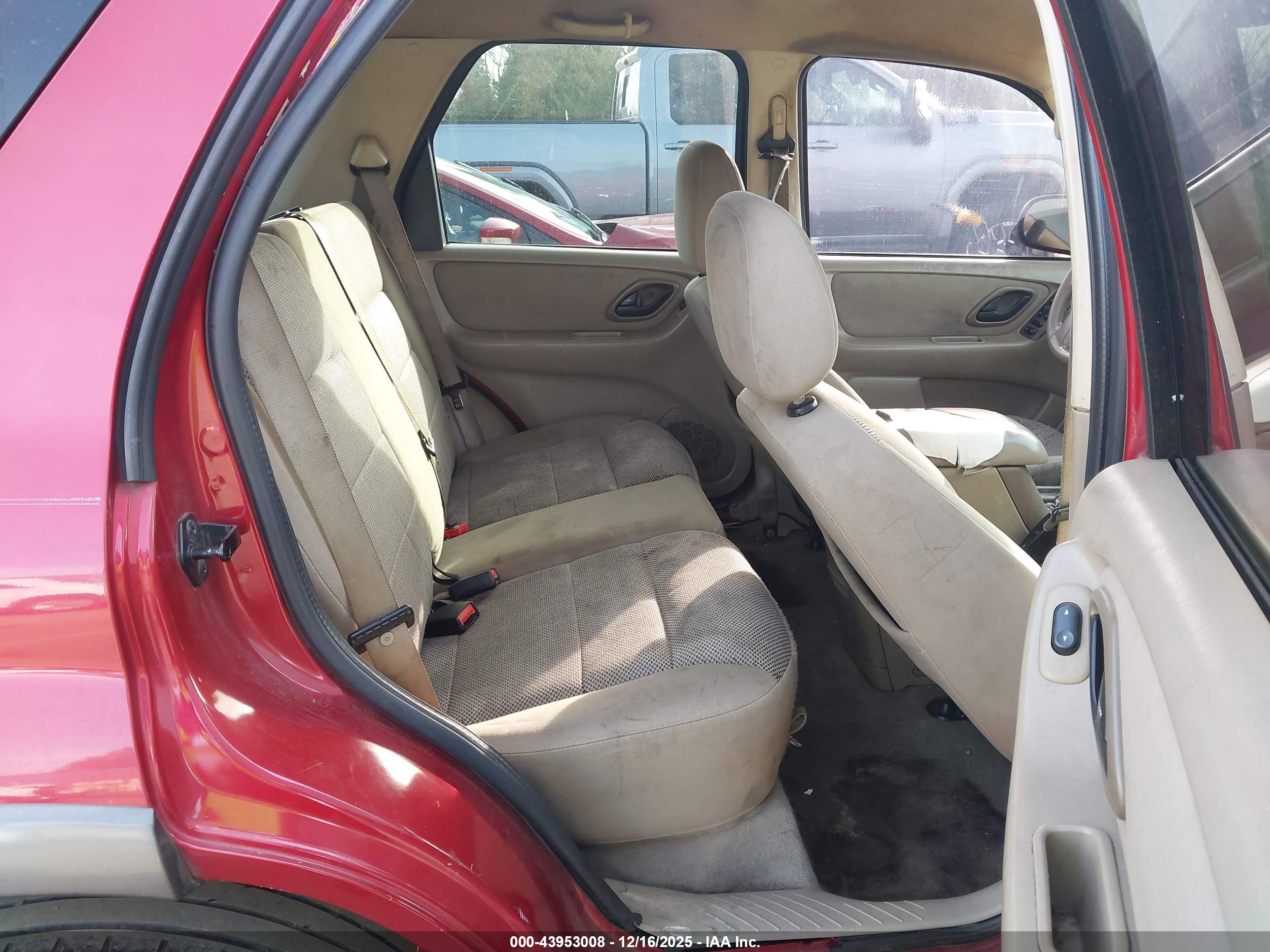 FORD ESCAPE image 8