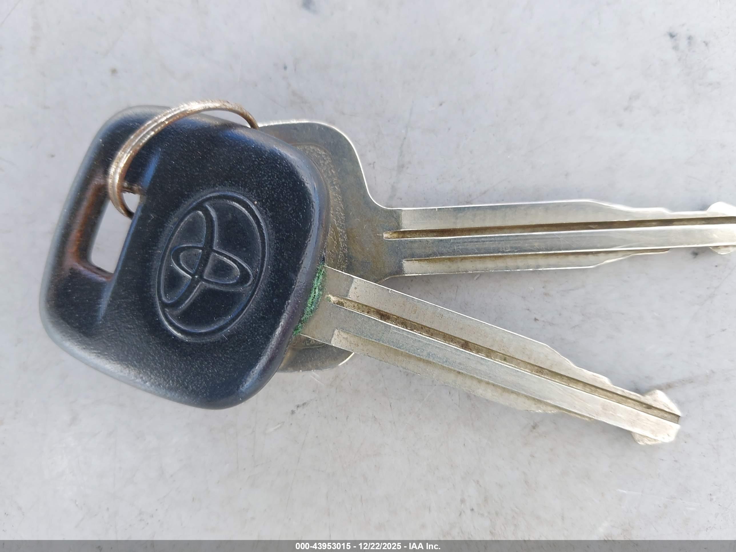 TOYOTA COROLLA image 11