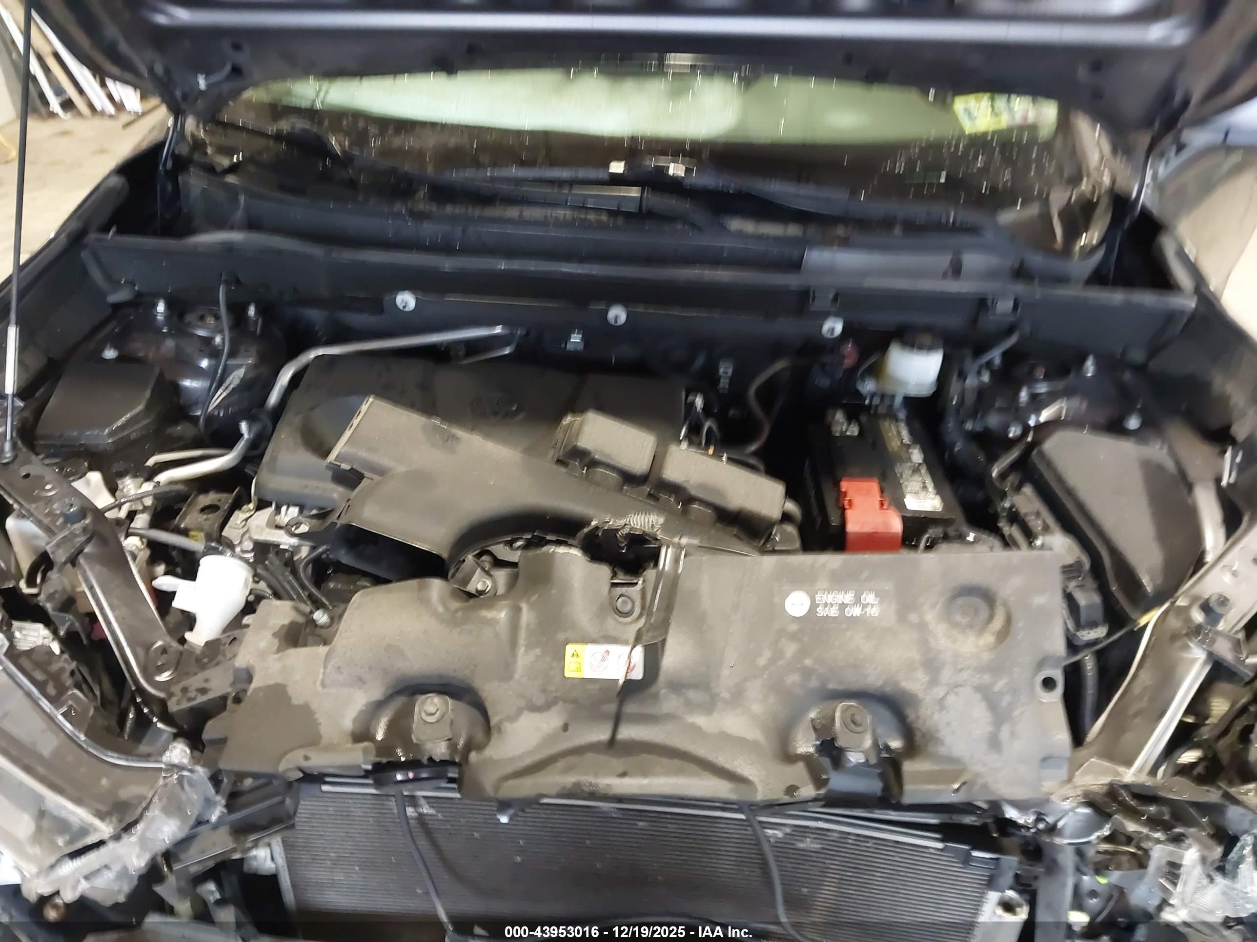 TOYOTA RAV4 image 10