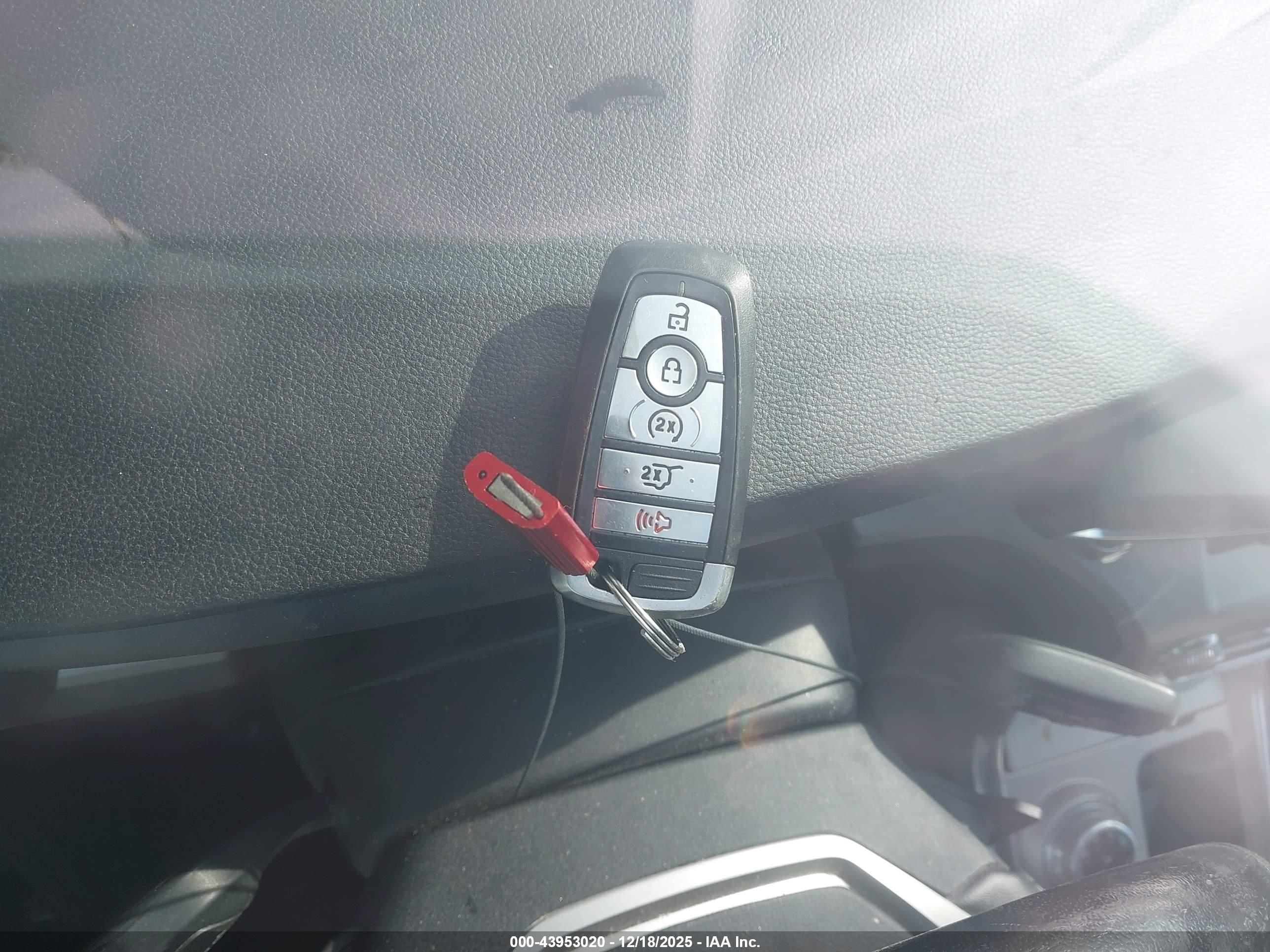 FORD EXPLORER image 11