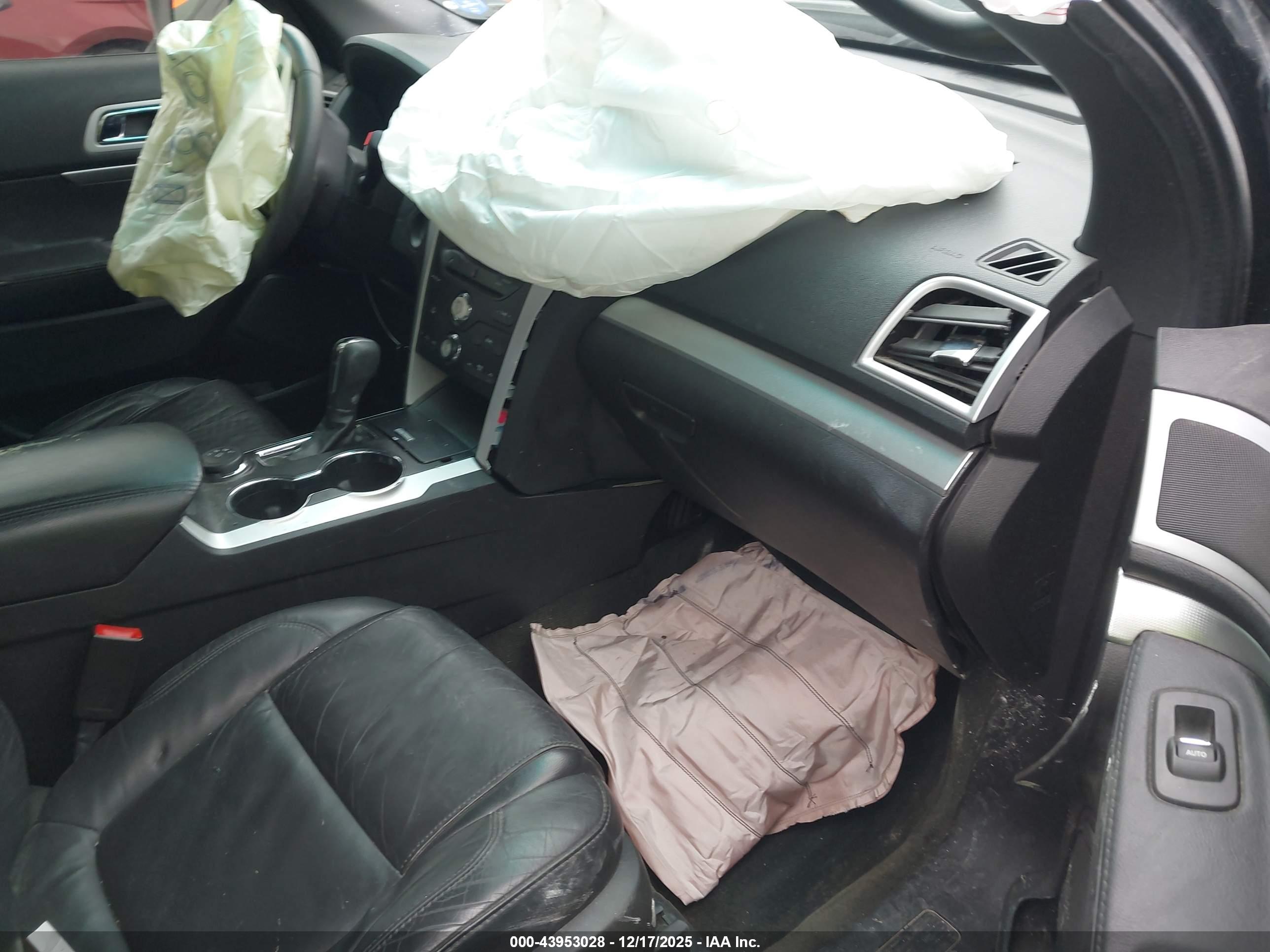 FORD EXPLORER image 5