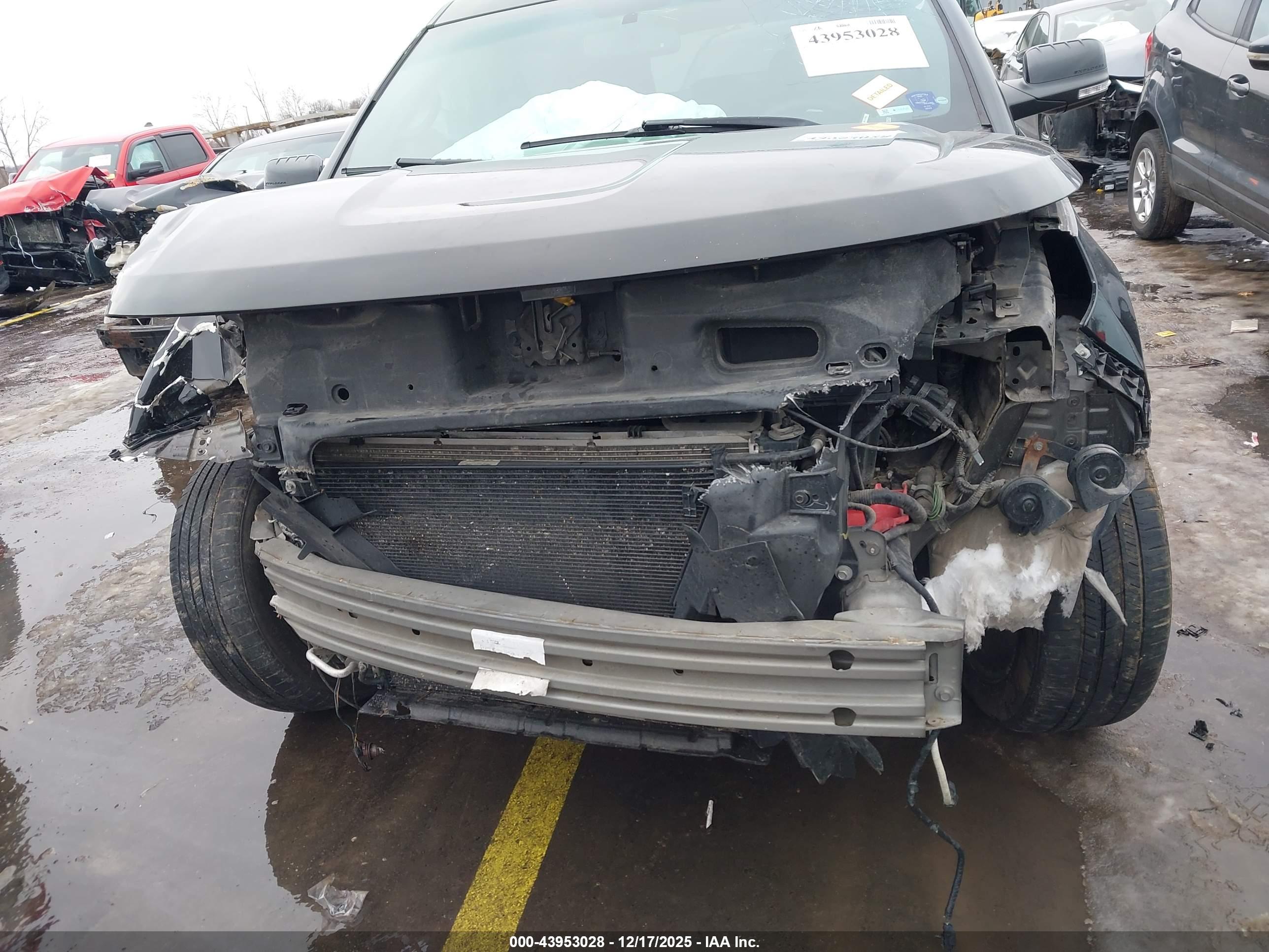 FORD EXPLORER image 6