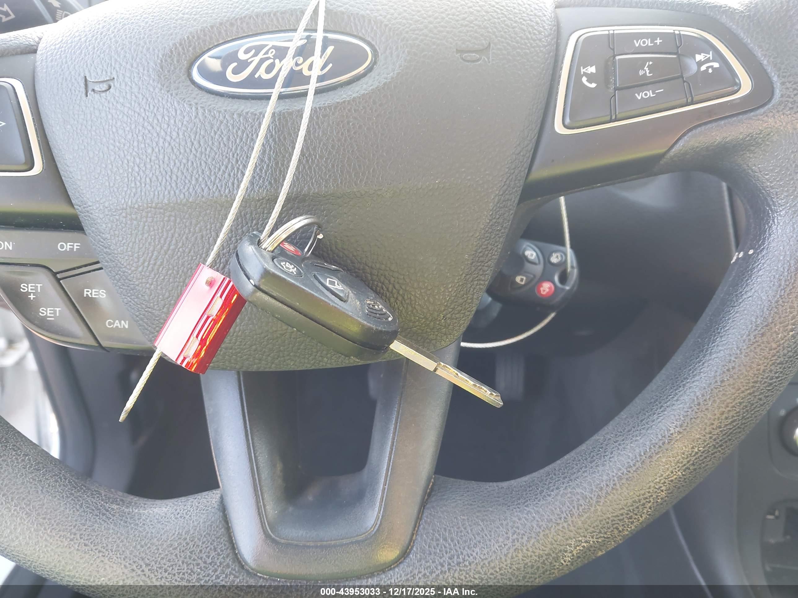 FORD FOCUS image 11